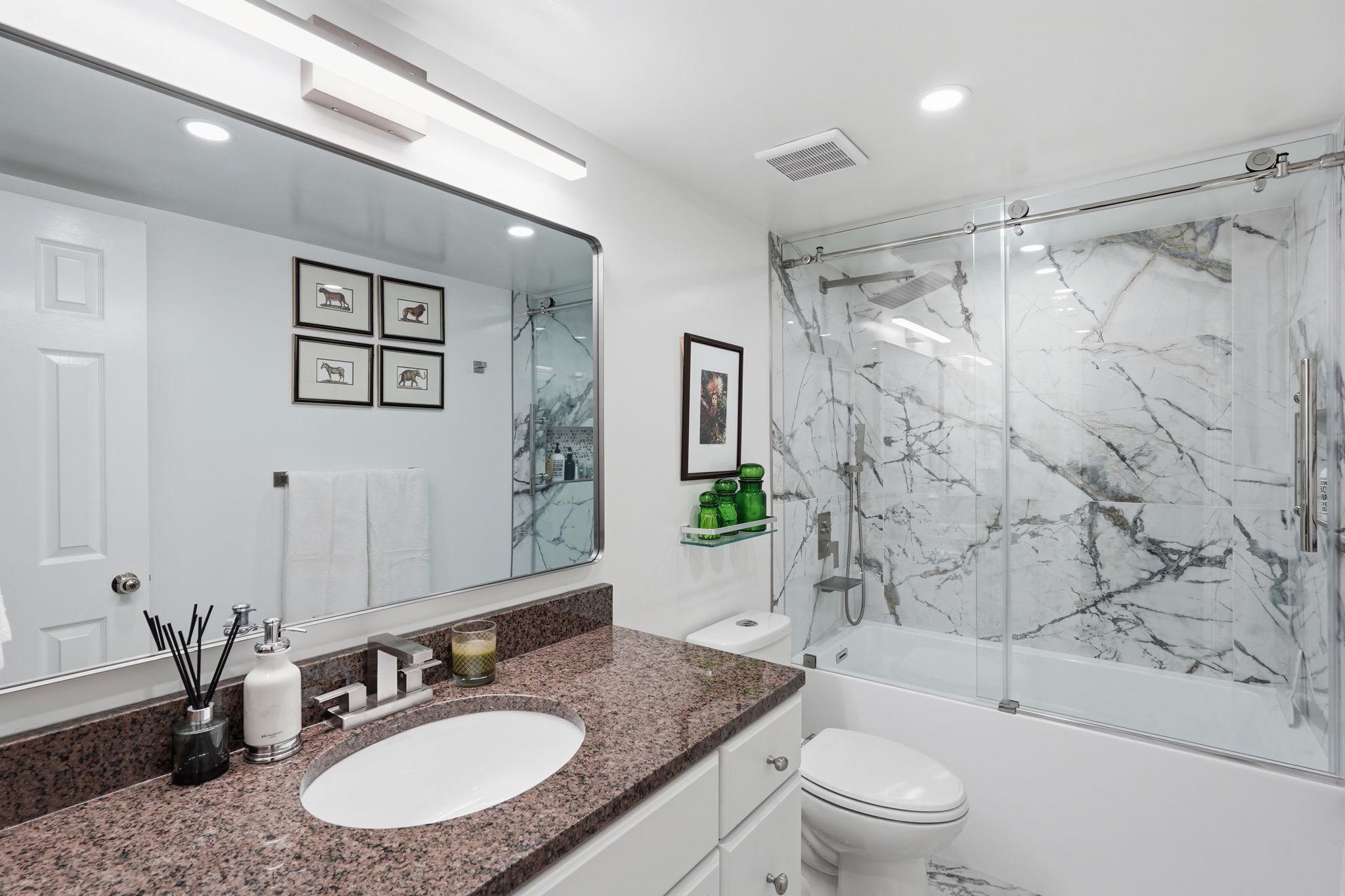 LAKESIDE PLAZA - Residential