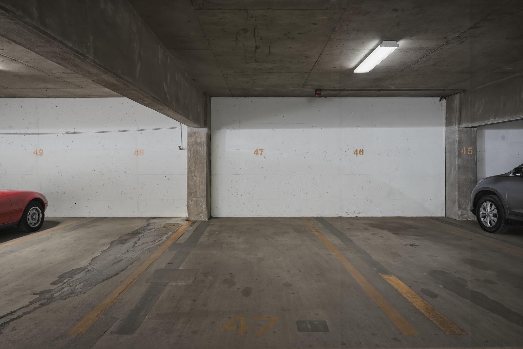 LAKESIDE PLAZA - Residential