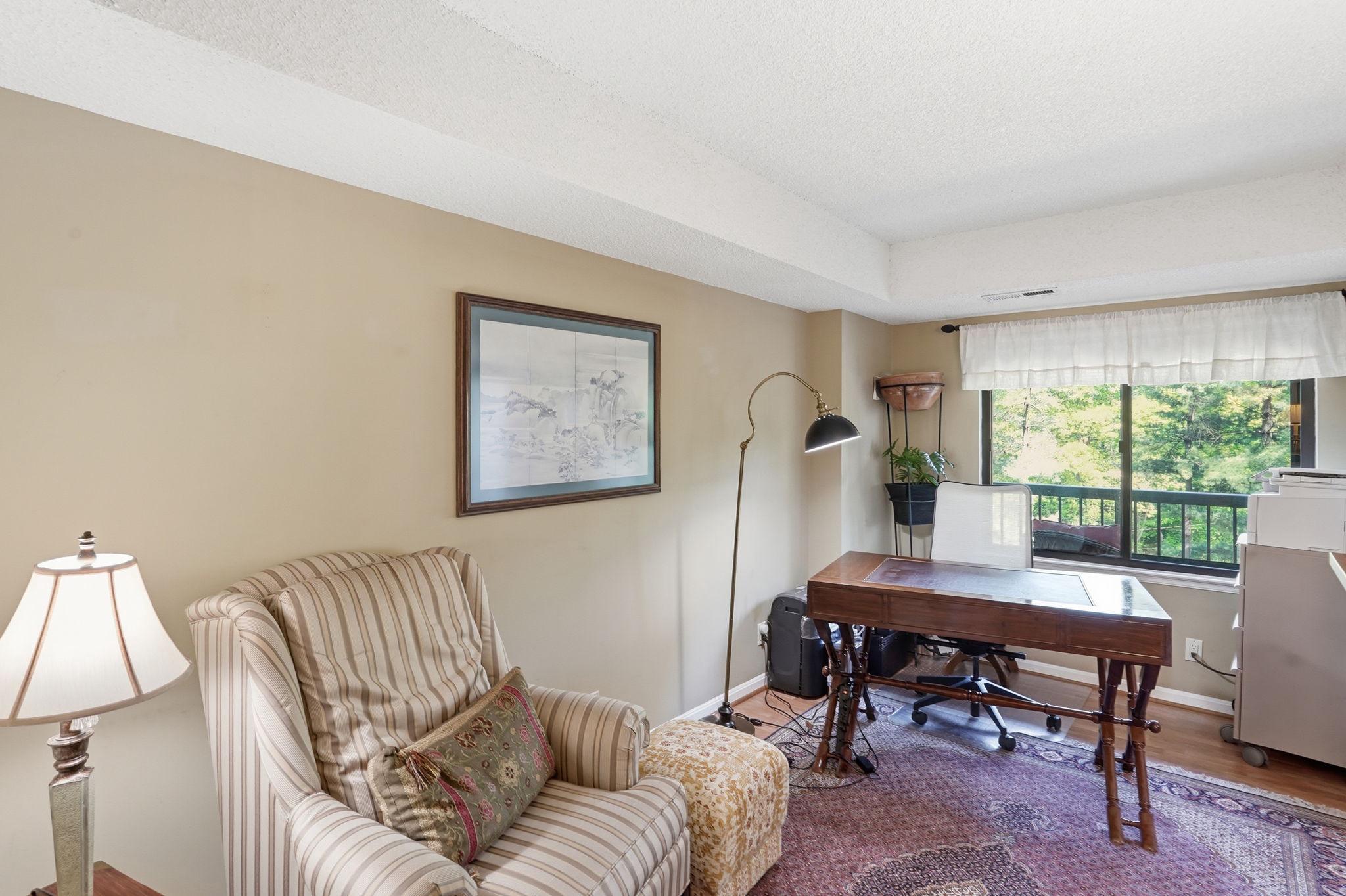 LAKESIDE PLAZA - Residential