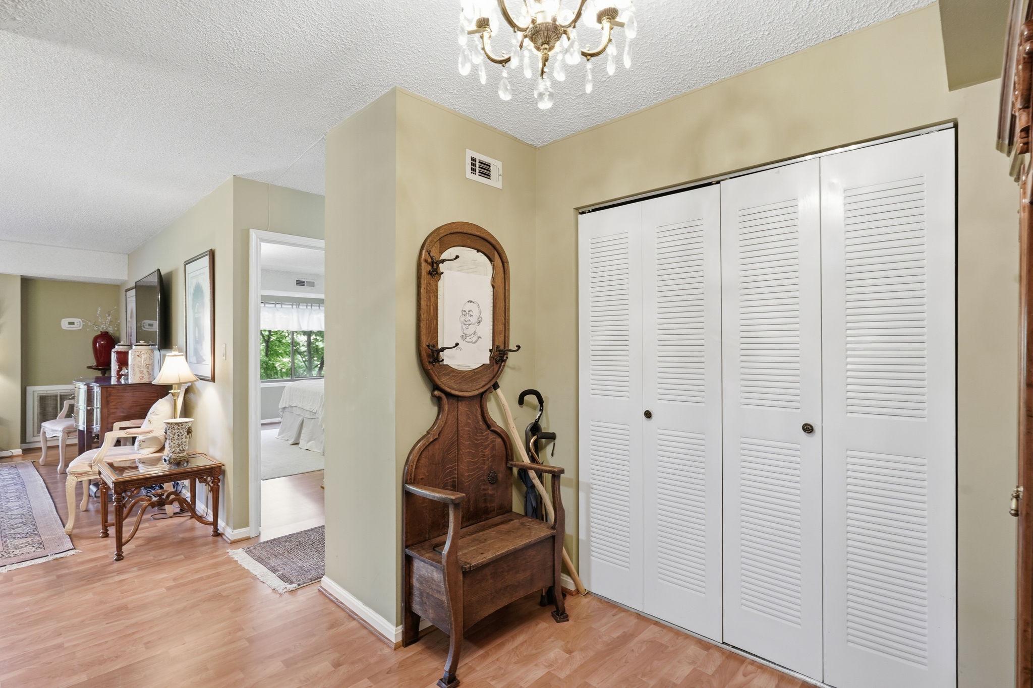 LAKESIDE PLAZA - Residential