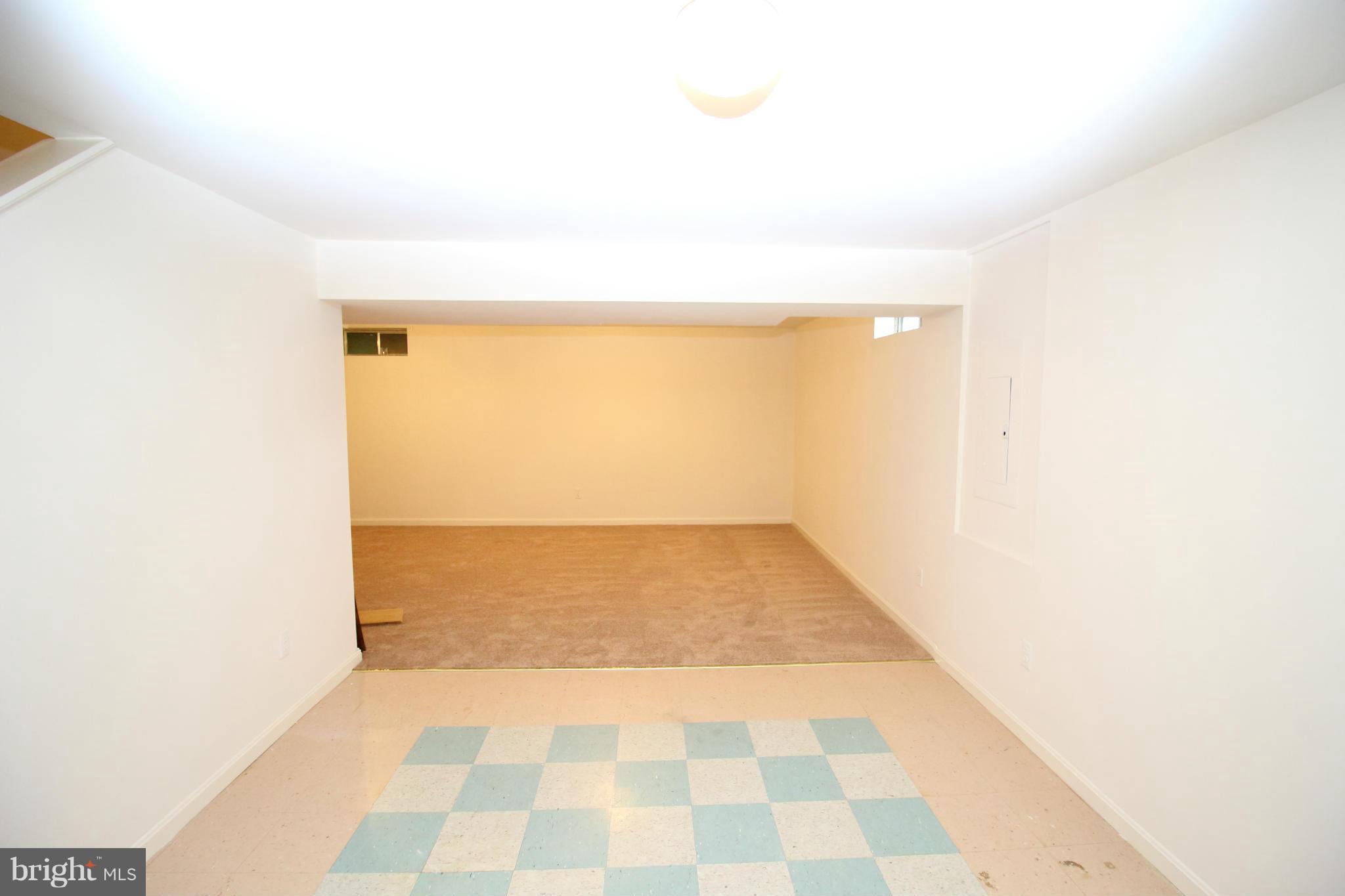 WAYSIDE VILLAGE - Residential Lease