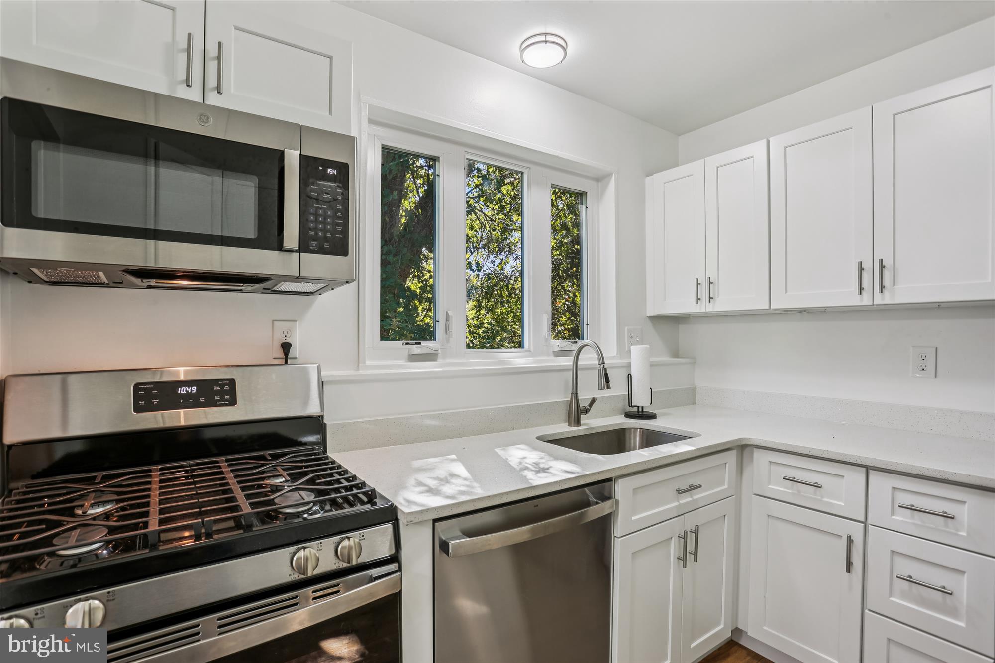 10301 MONTROSE AVENUE 201