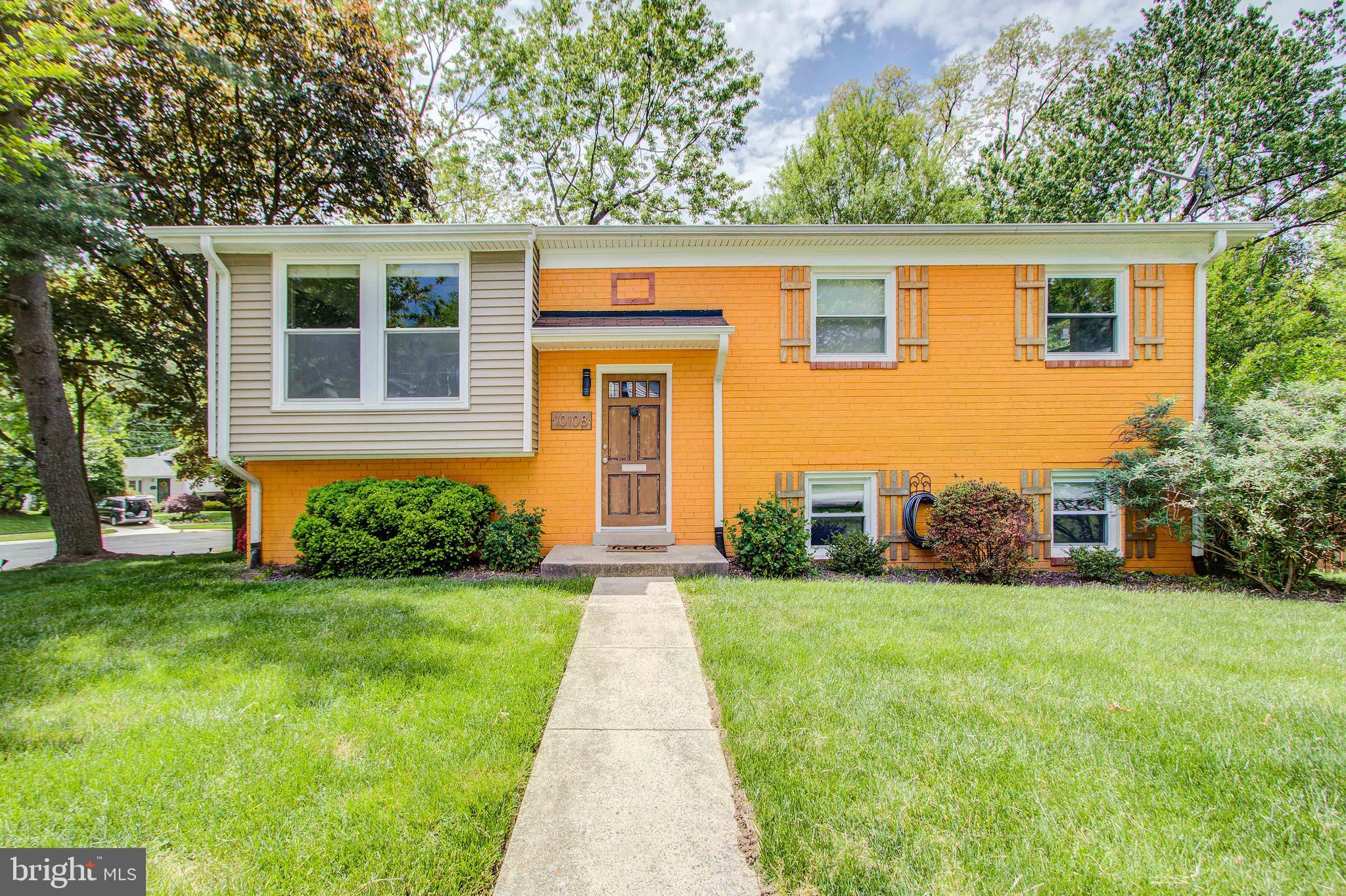 SPARKLES IN & OUT: Gourmet kitchen w/granite/stainless opens to DR. Updated baths, Gorgeous hardwoods, open floor plan, updated electrical & windows, new siding & gutters, fully-fenced rear yard w/ spacious deck & shady porch, Backs to McKenney Hills Park. Versatile Lower level has 2BRs, full bath & sauna! Quiet cul-de-sac w/plenty of off-street parking. <1 mile to Metro.