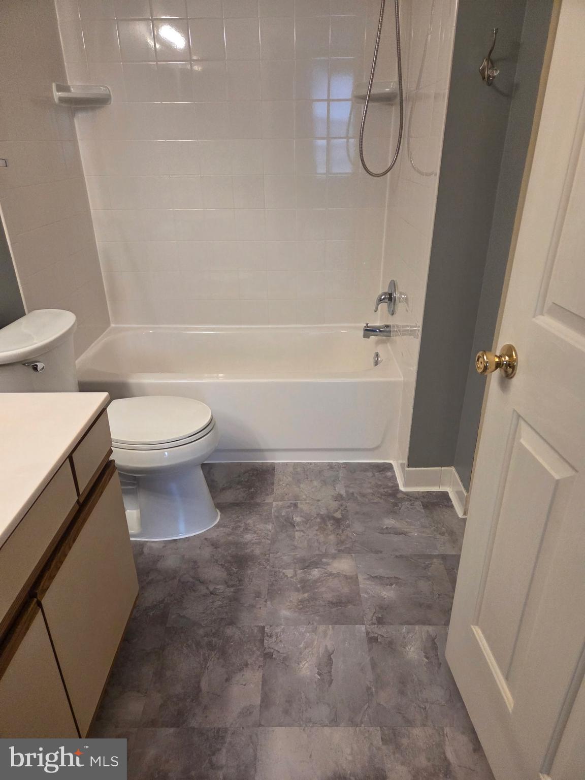 FOX CHAPEL AT TUDOR KNOLLS - Residential Lease