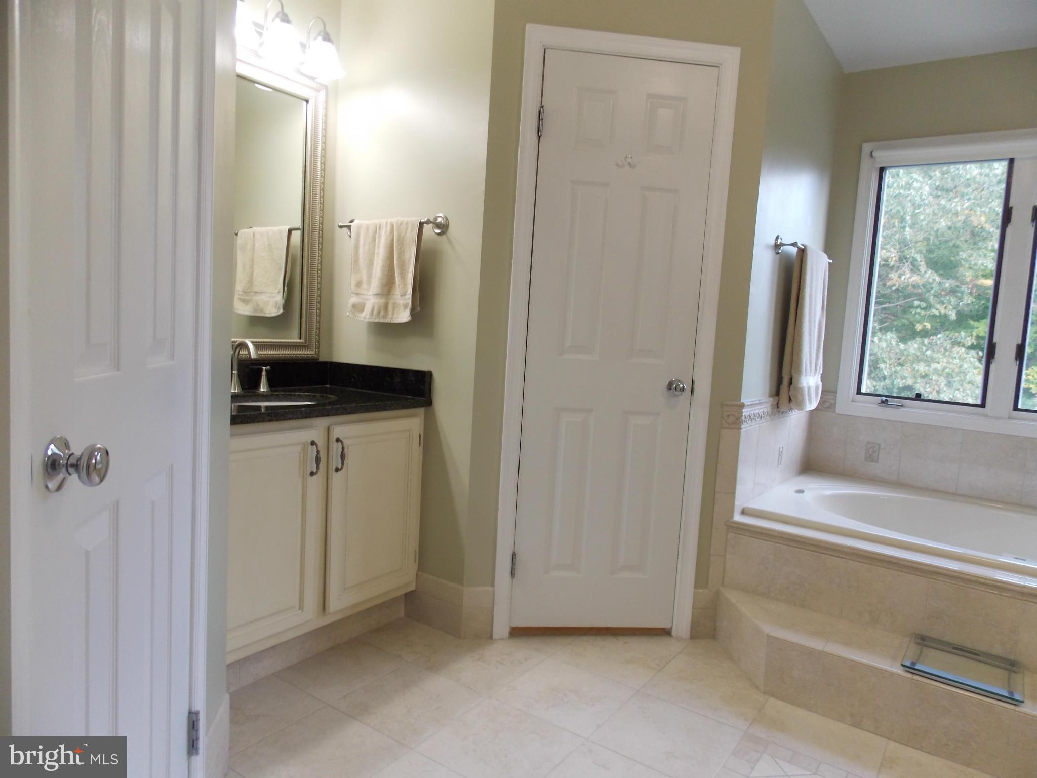 LEE'S HILL - Residential