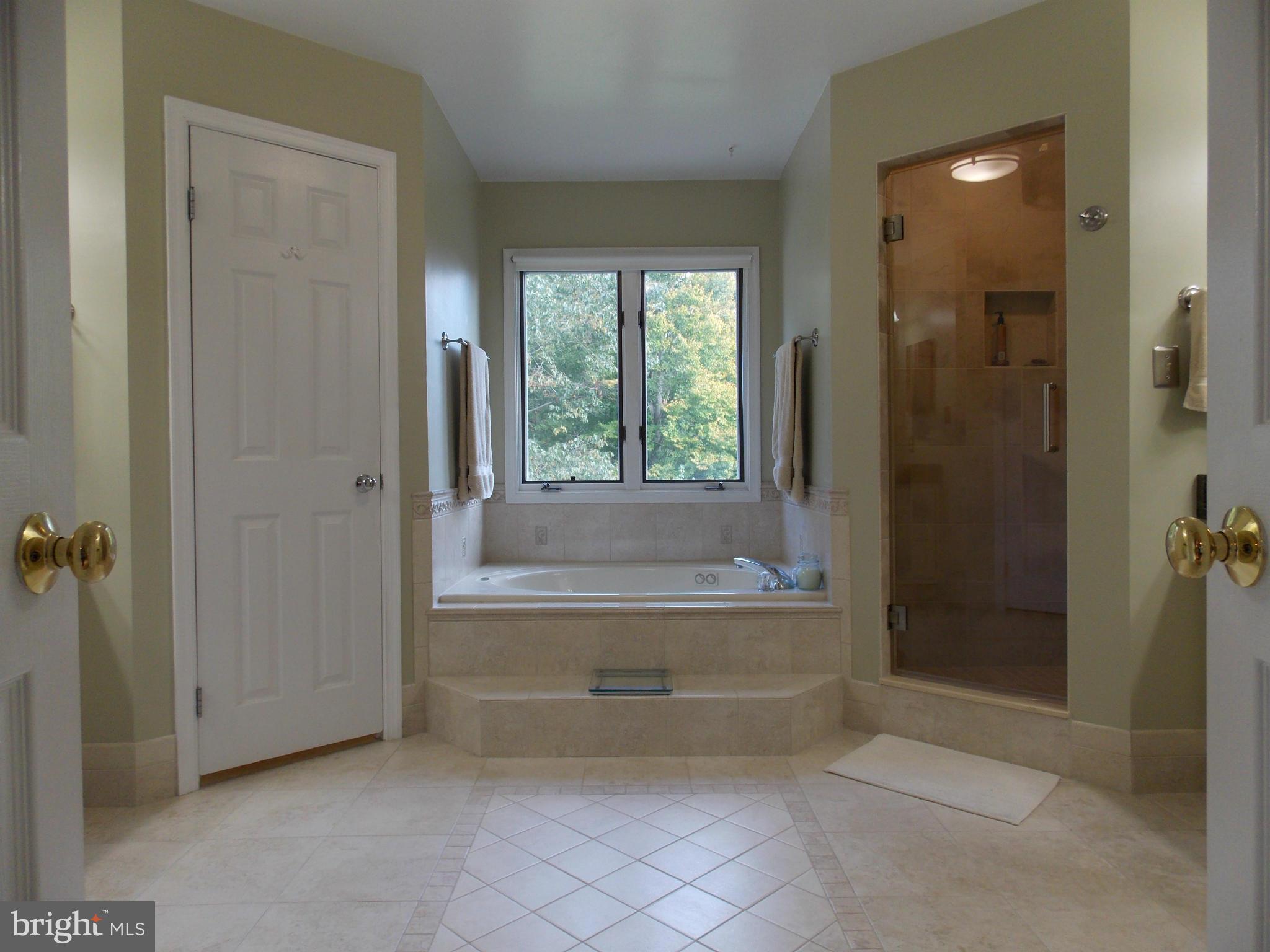 LEE'S HILL - Residential