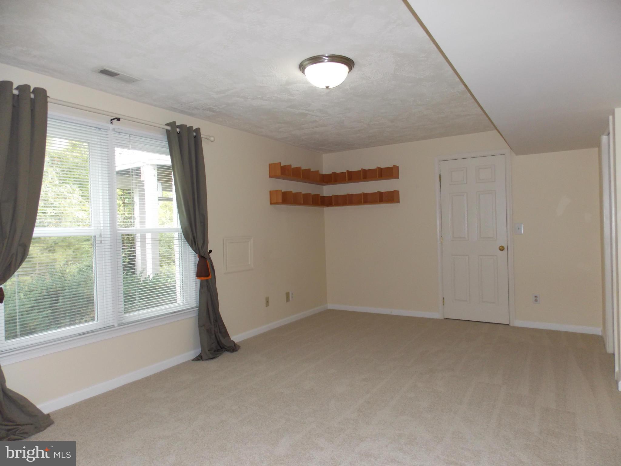 LEE'S HILL - Residential