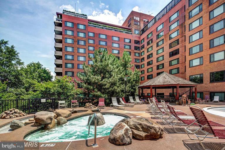 1021 ARLINGTON BOULEVARD 538