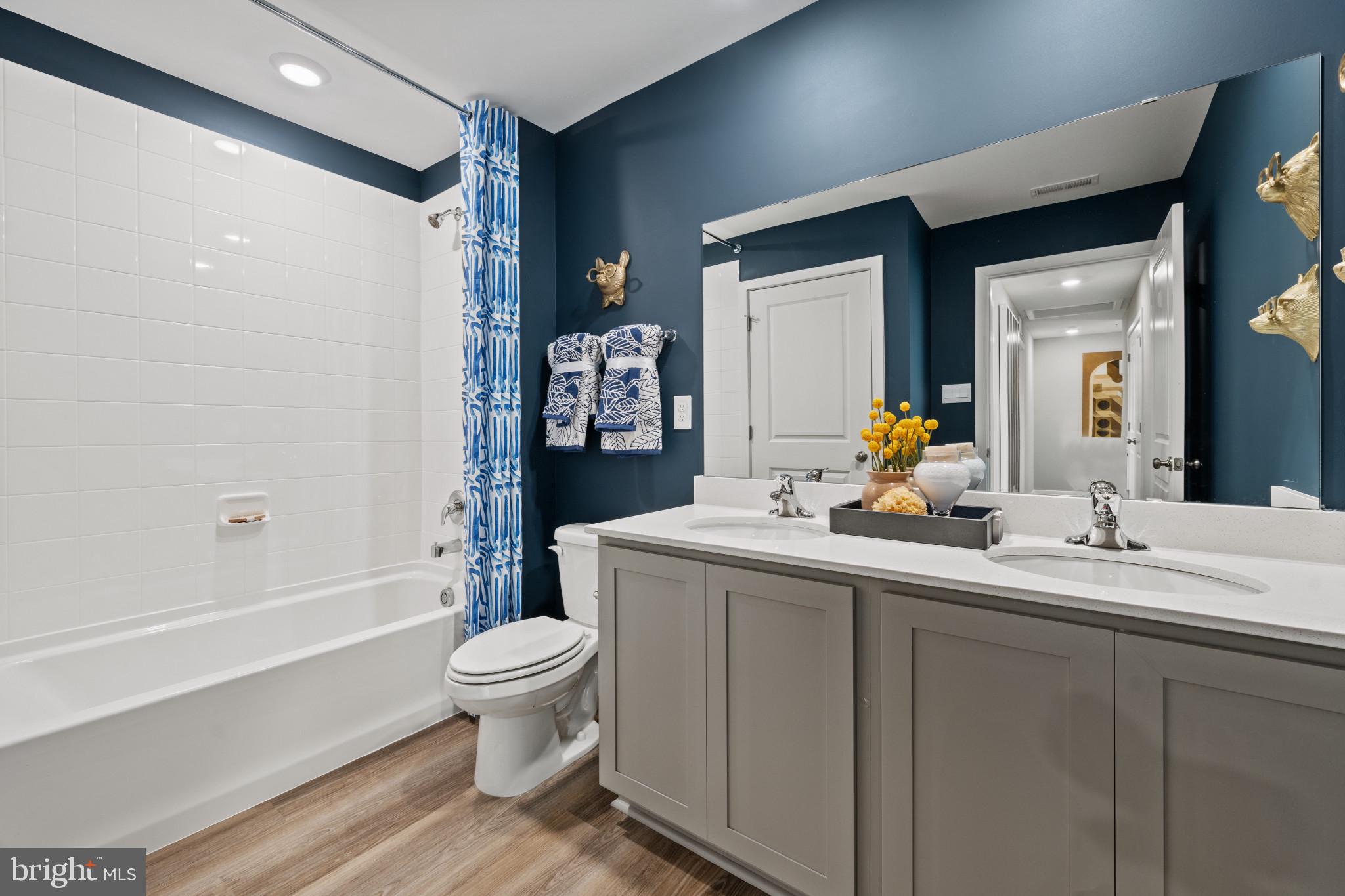 RIVERPOINTE - Residential