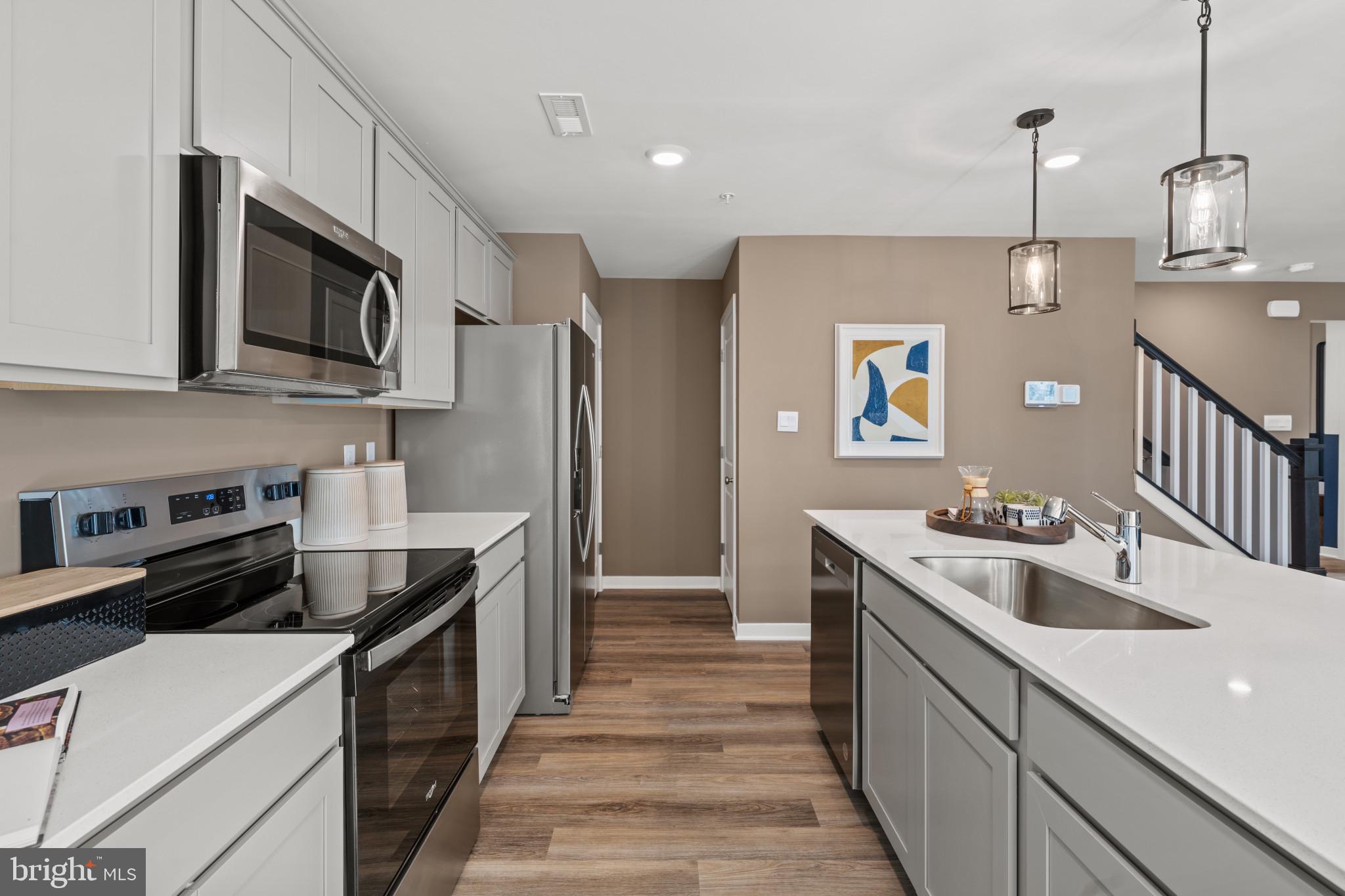 RIVERPOINTE - Residential