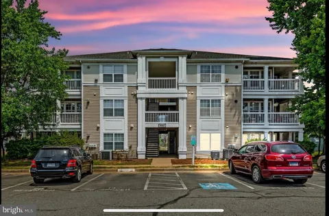 8083 Lacy Drive Unit 104, Manassas, VA MLS: VAPW2091876