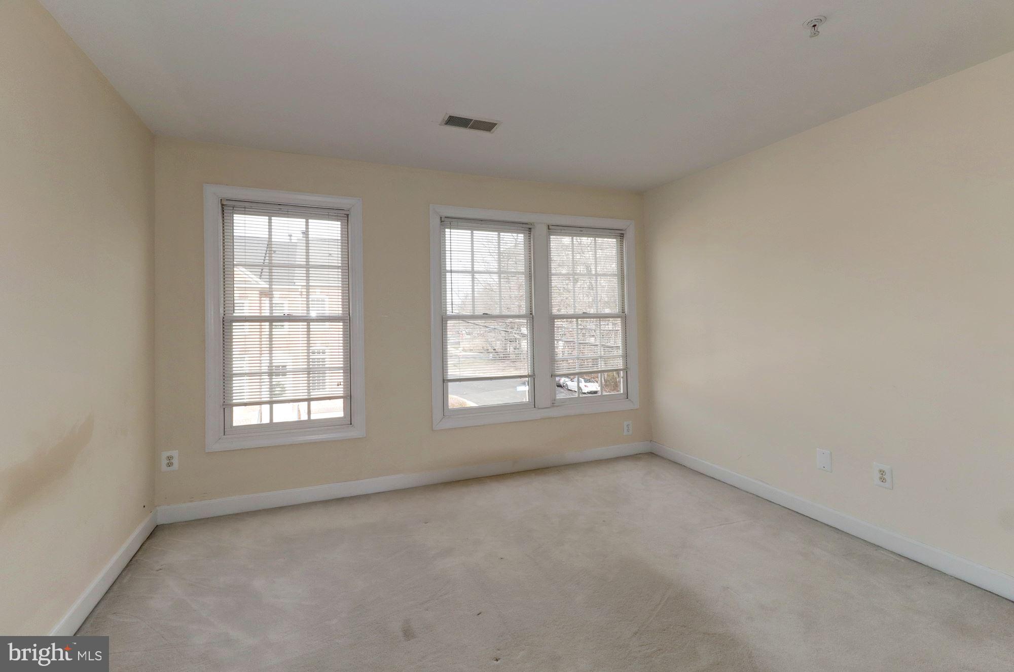 KIDWELL TOWNS - Residential Lease