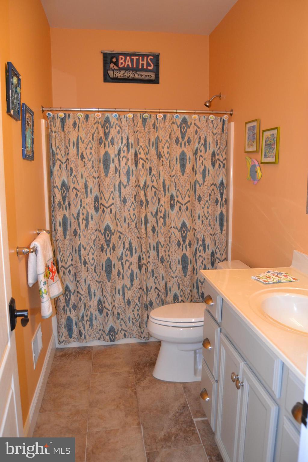 VILLAGES AT HILLVIEW - Residential