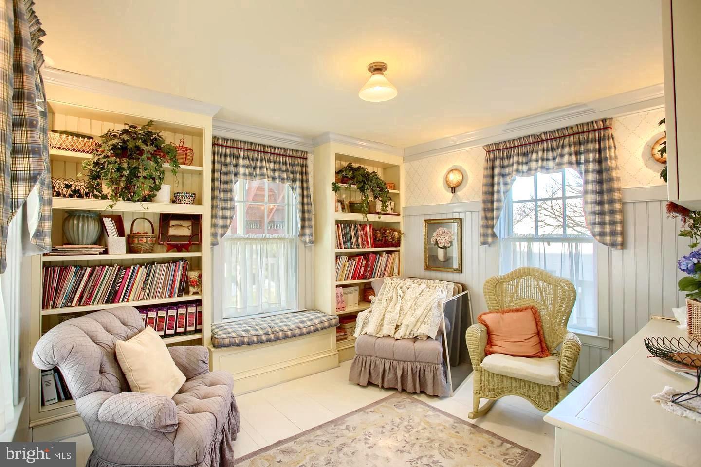 VILLAGES AT HILLVIEW - Residential