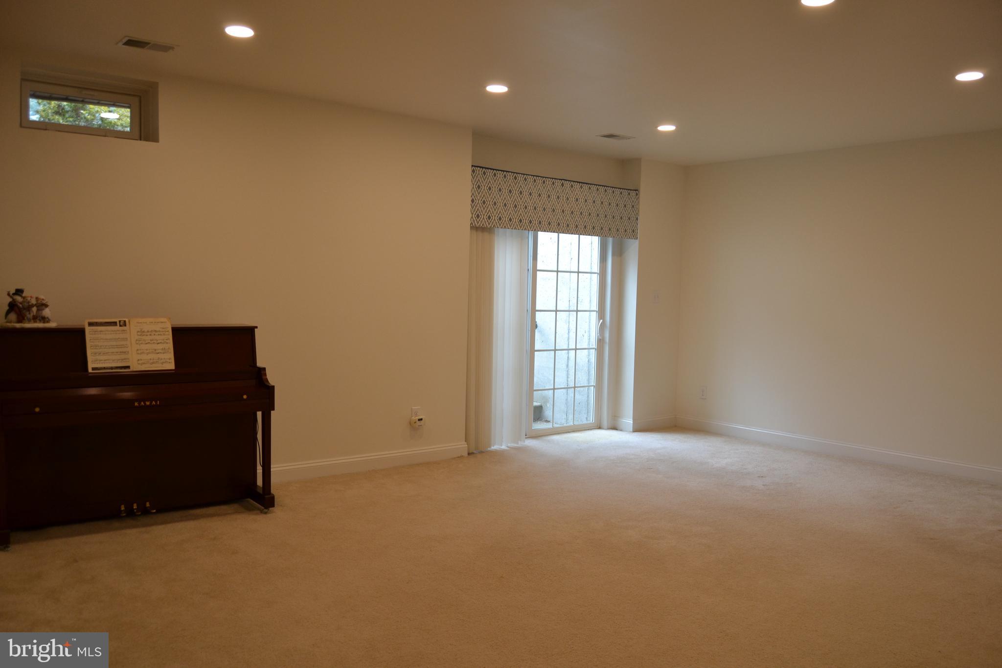 VILLAGES AT HILLVIEW - Residential