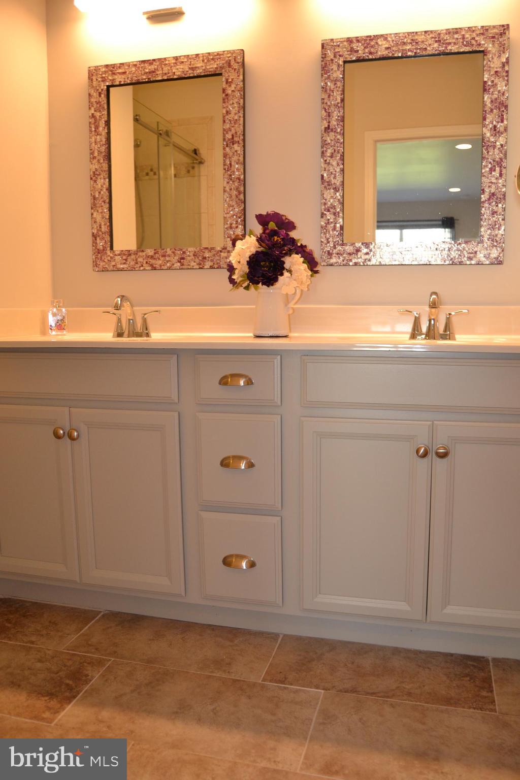 VILLAGES AT HILLVIEW - Residential