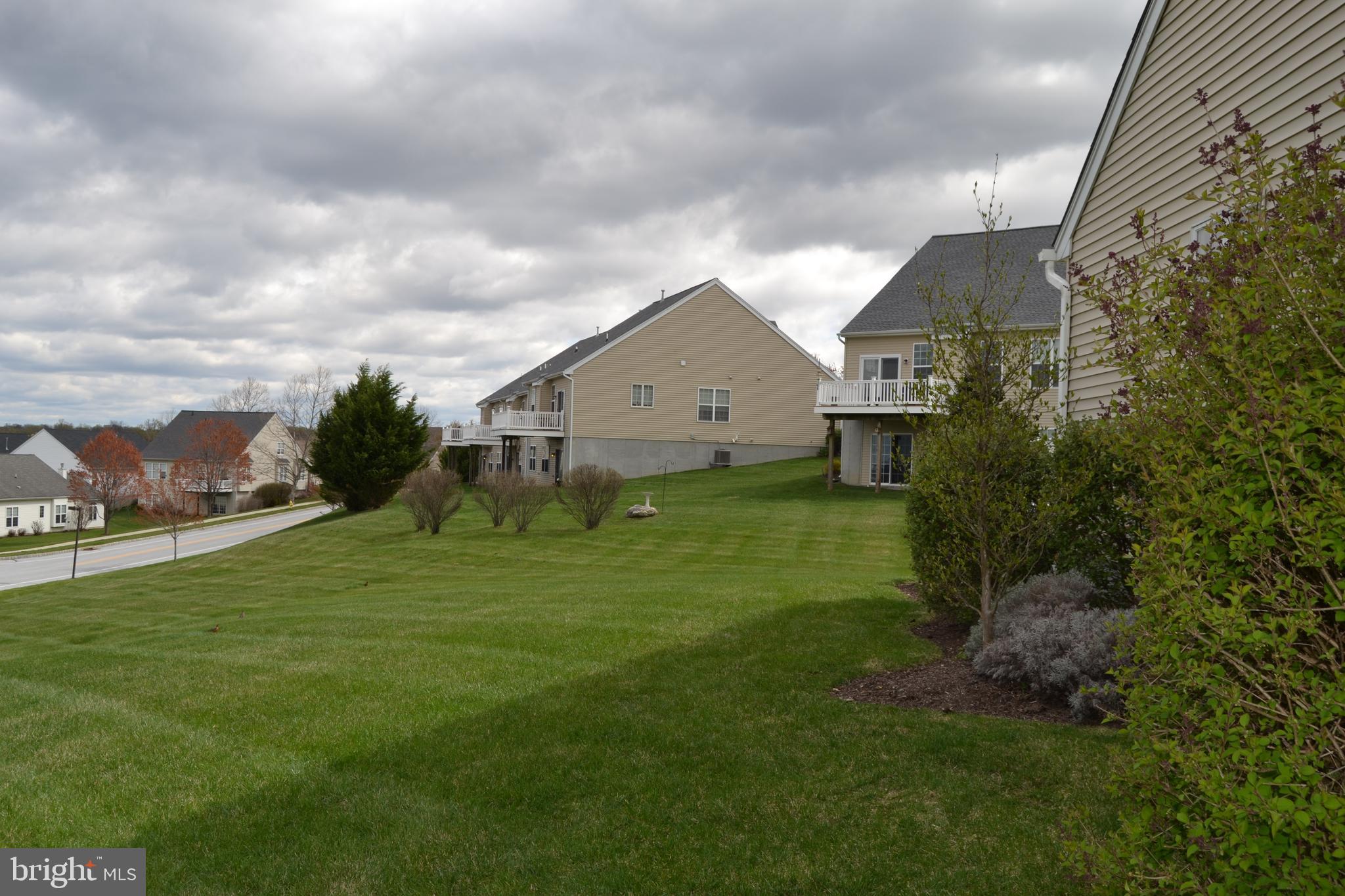 VILLAGES AT HILLVIEW - Residential