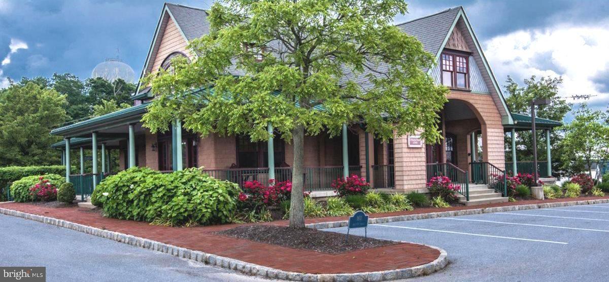 VILLAGES AT HILLVIEW - Residential