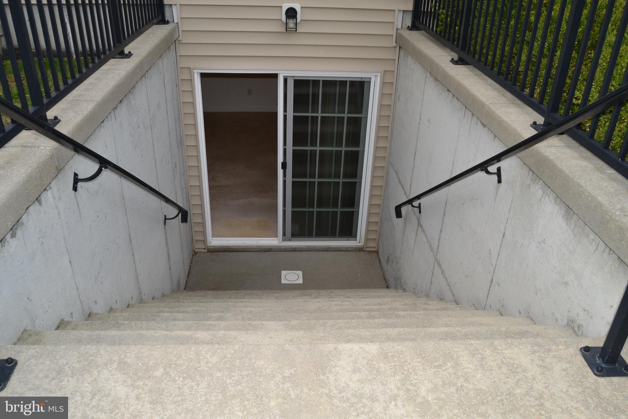 VILLAGES AT HILLVIEW - Residential