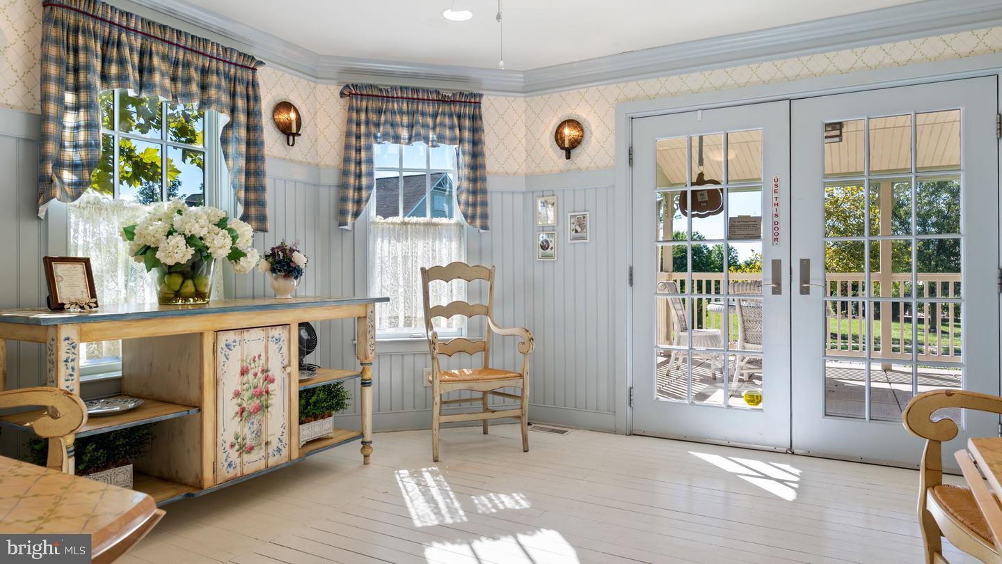 VILLAGES AT HILLVIEW - Residential