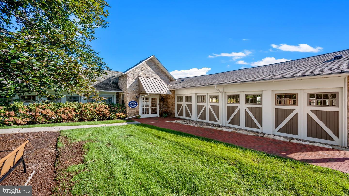 VILLAGES AT HILLVIEW - Residential