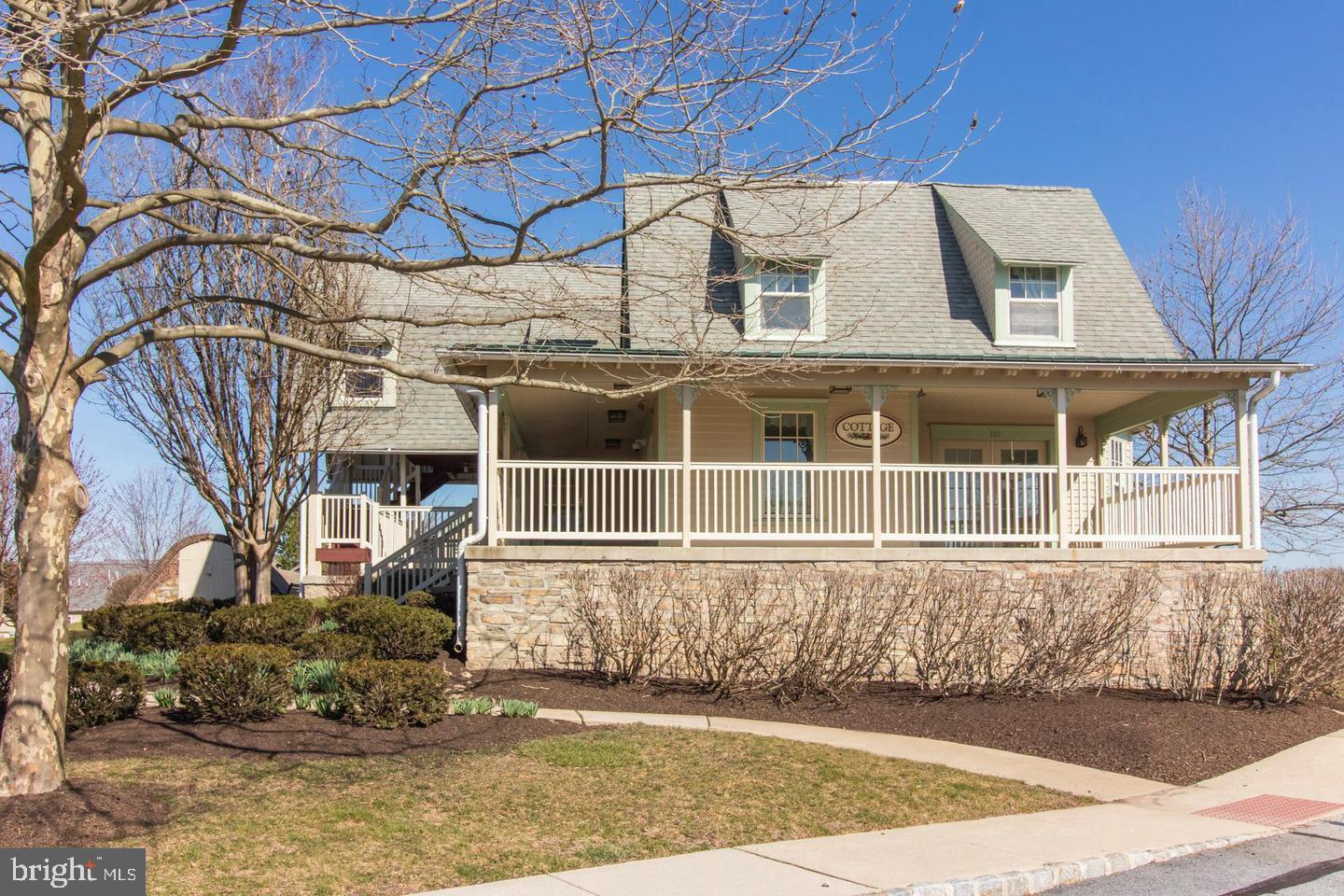 VILLAGES AT HILLVIEW - Residential