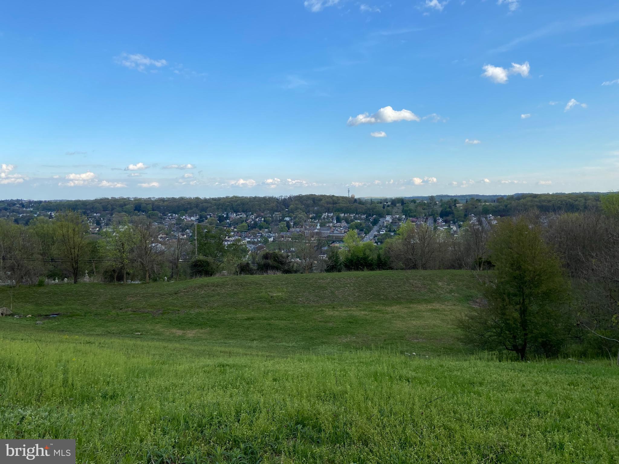 VILLAGES AT HILLVIEW - Residential