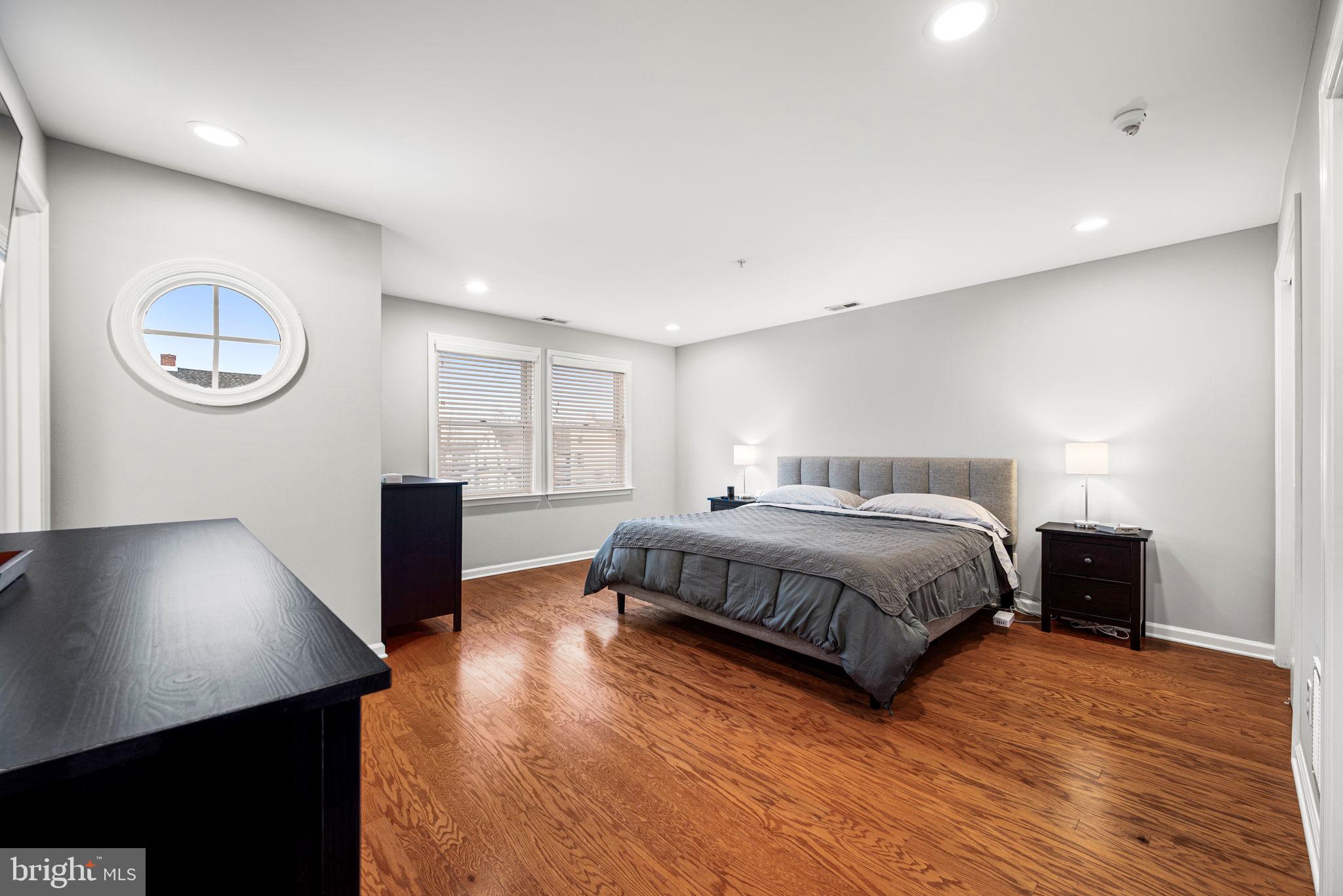 FLOURTOWN - Residential