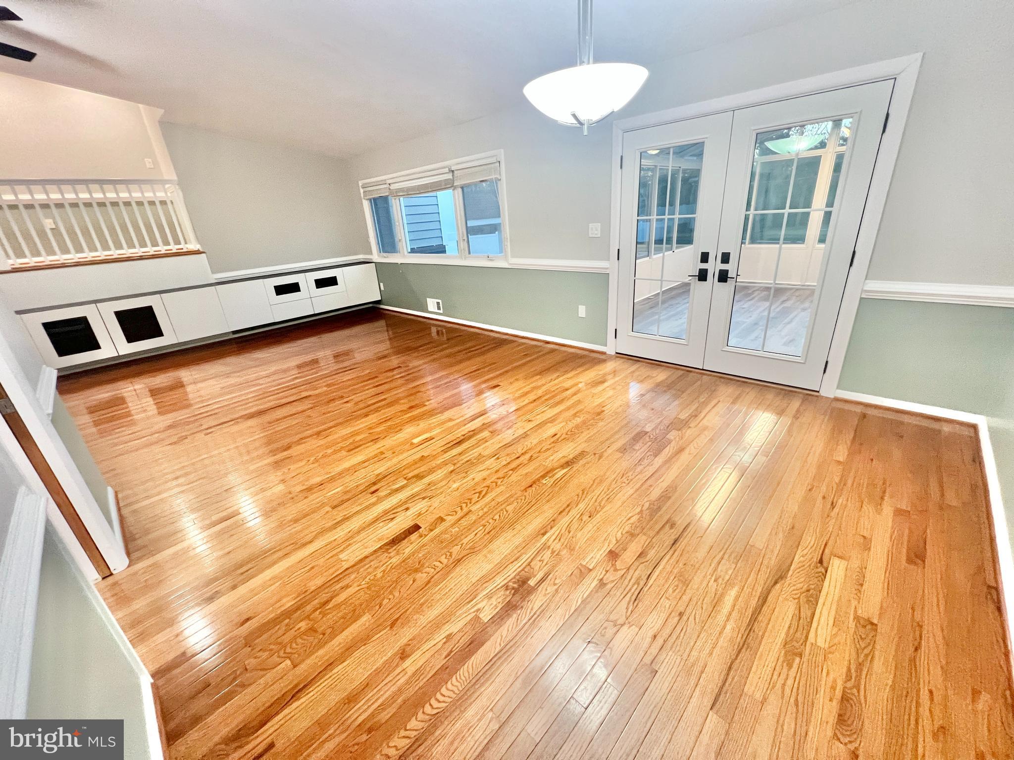 TALL OAKS - Residential