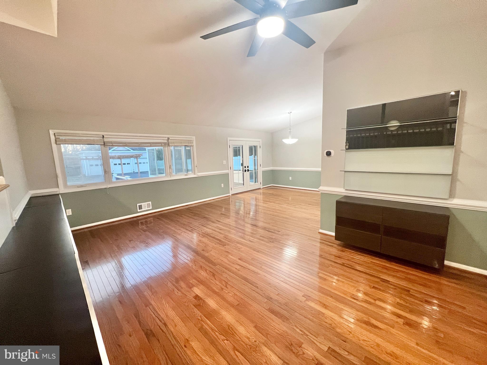 TALL OAKS - Residential