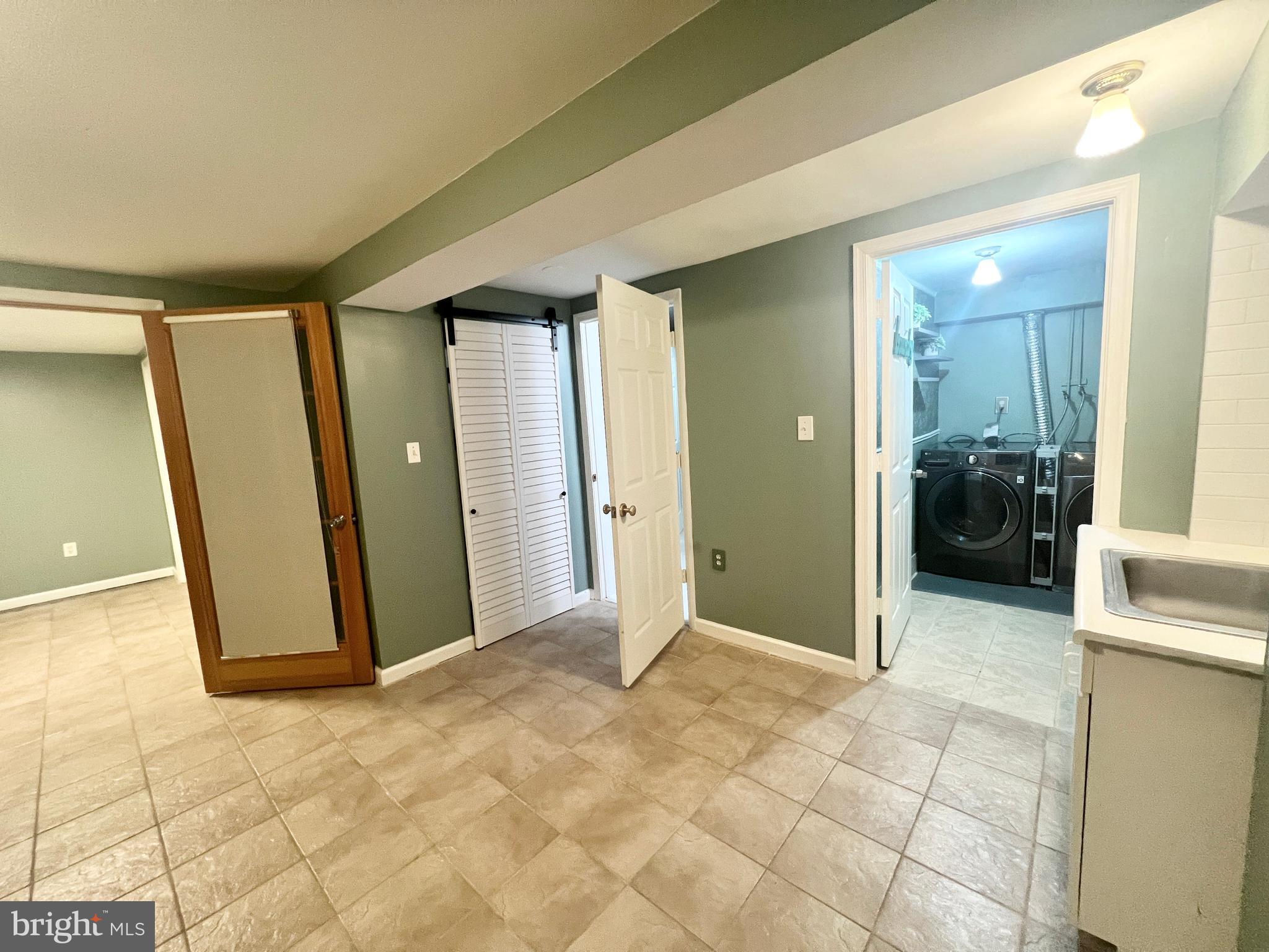 TALL OAKS - Residential