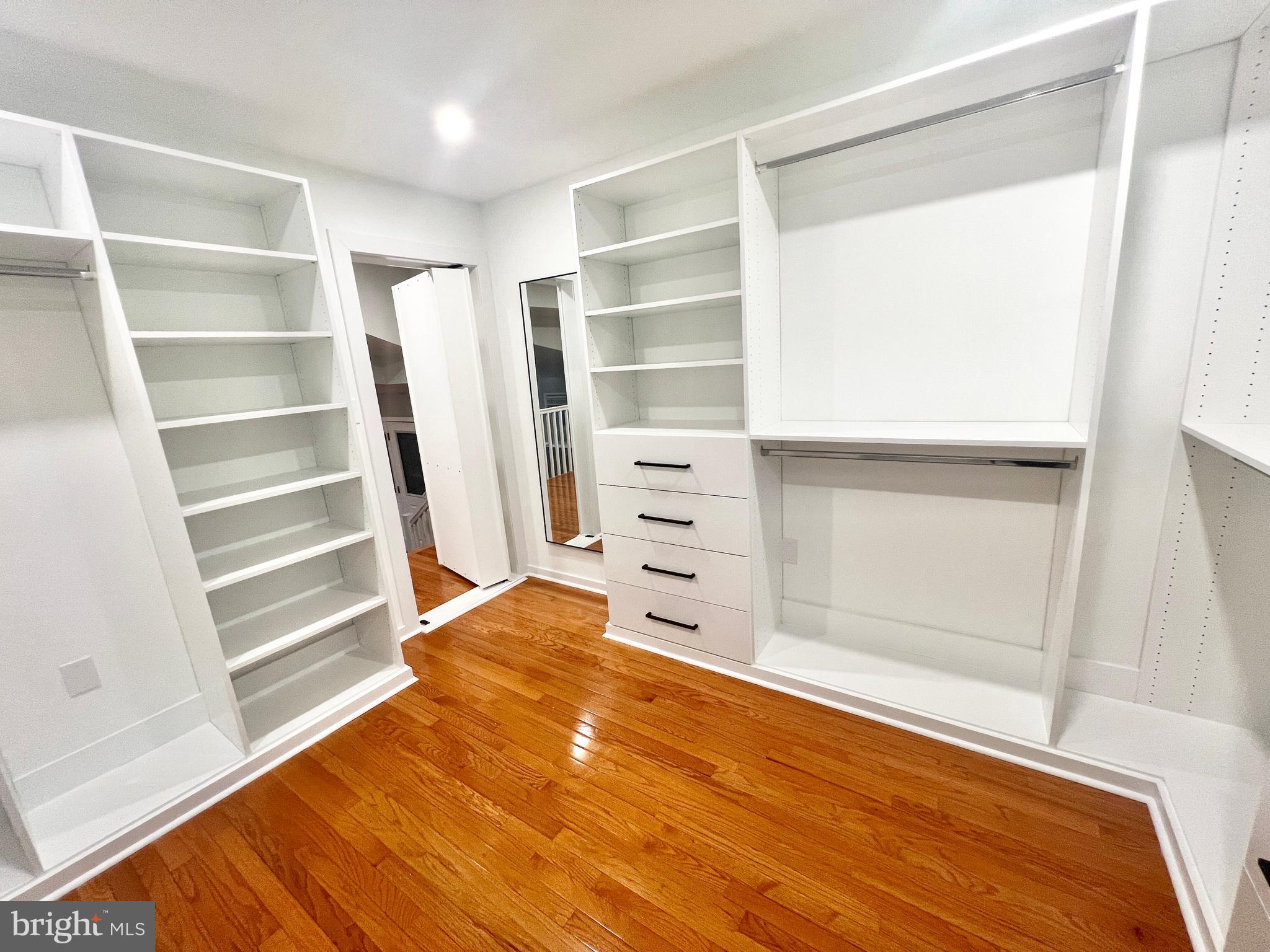 TALL OAKS - Residential