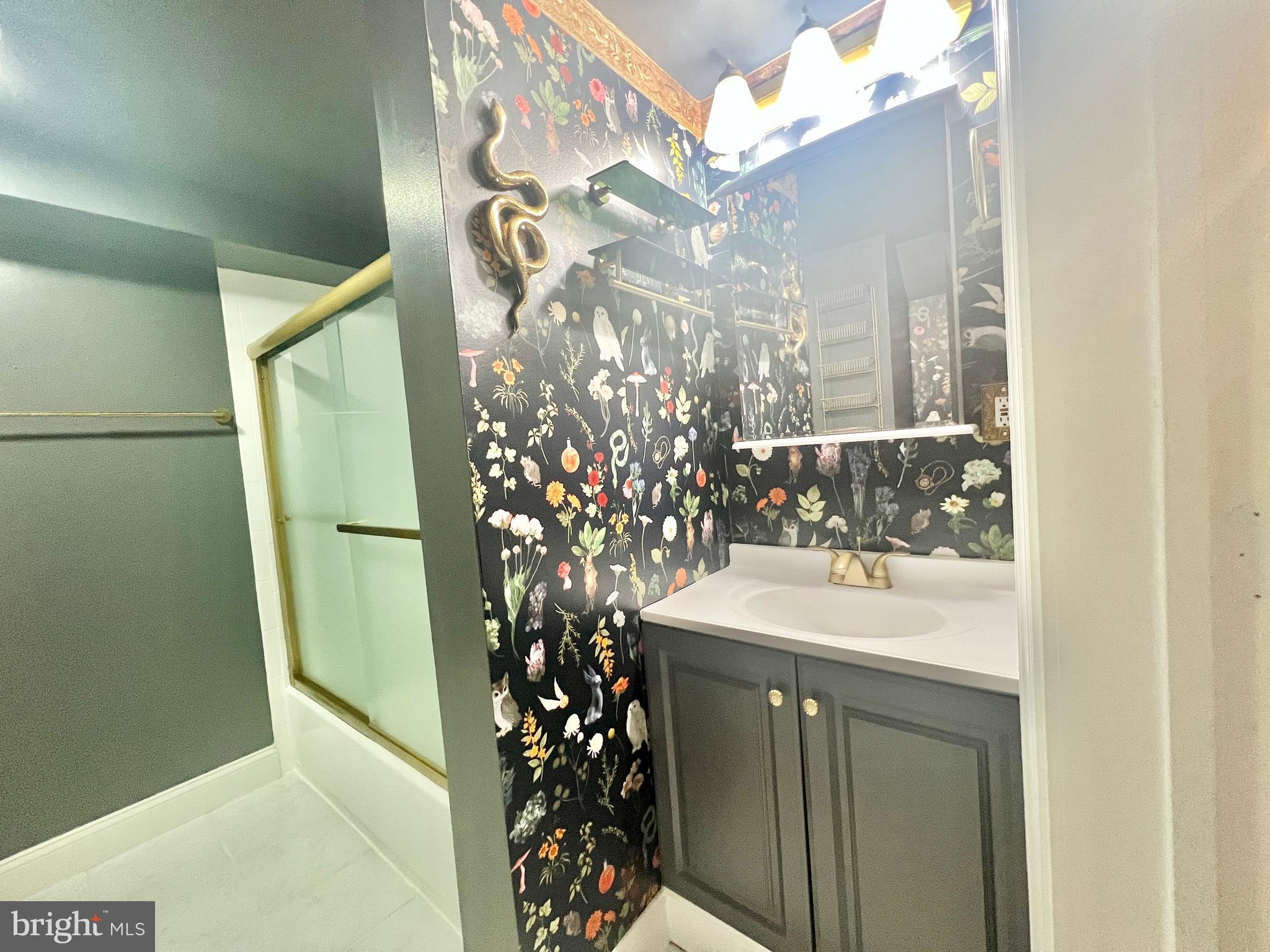 TALL OAKS - Residential