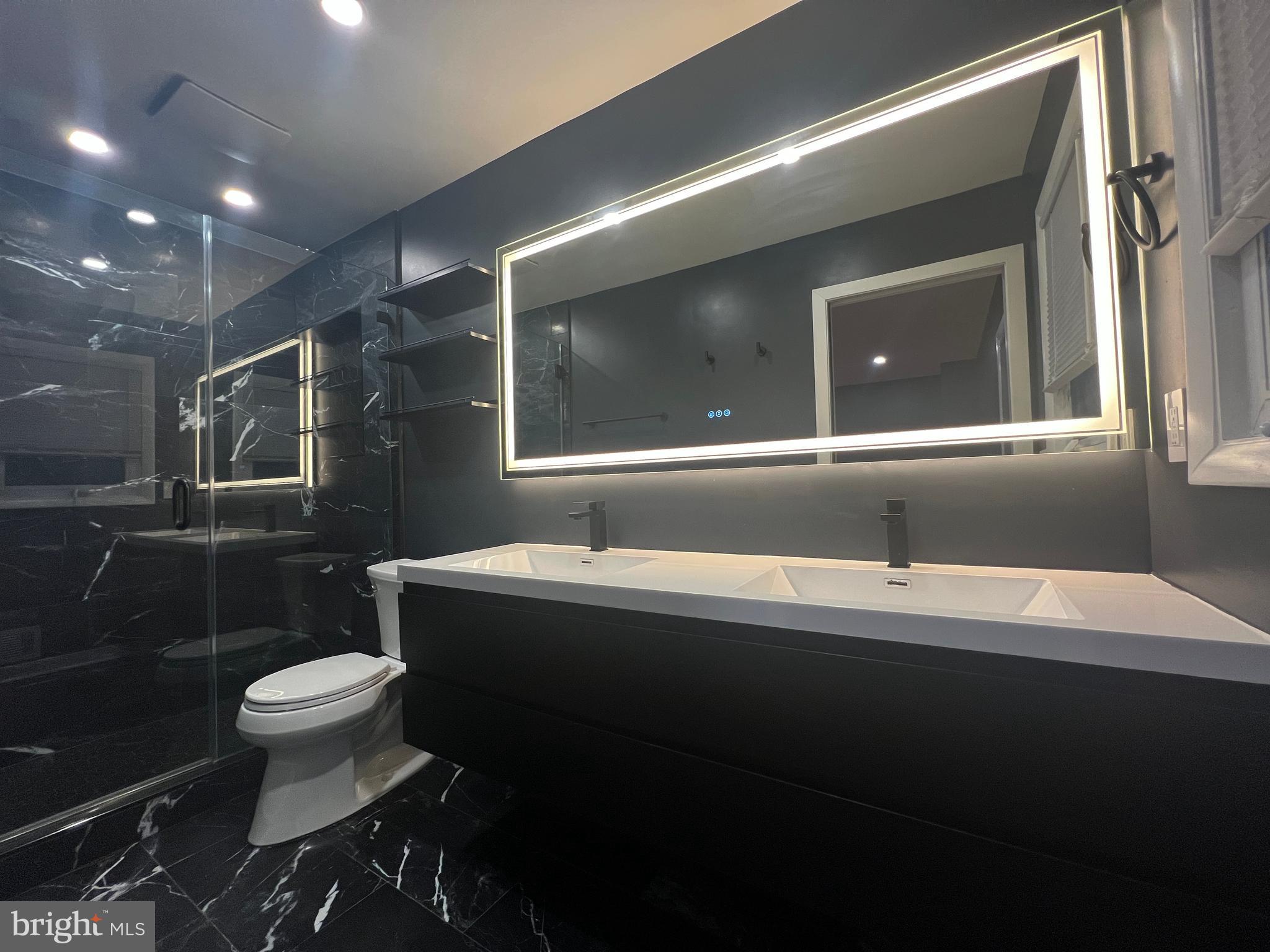 TALL OAKS - Residential