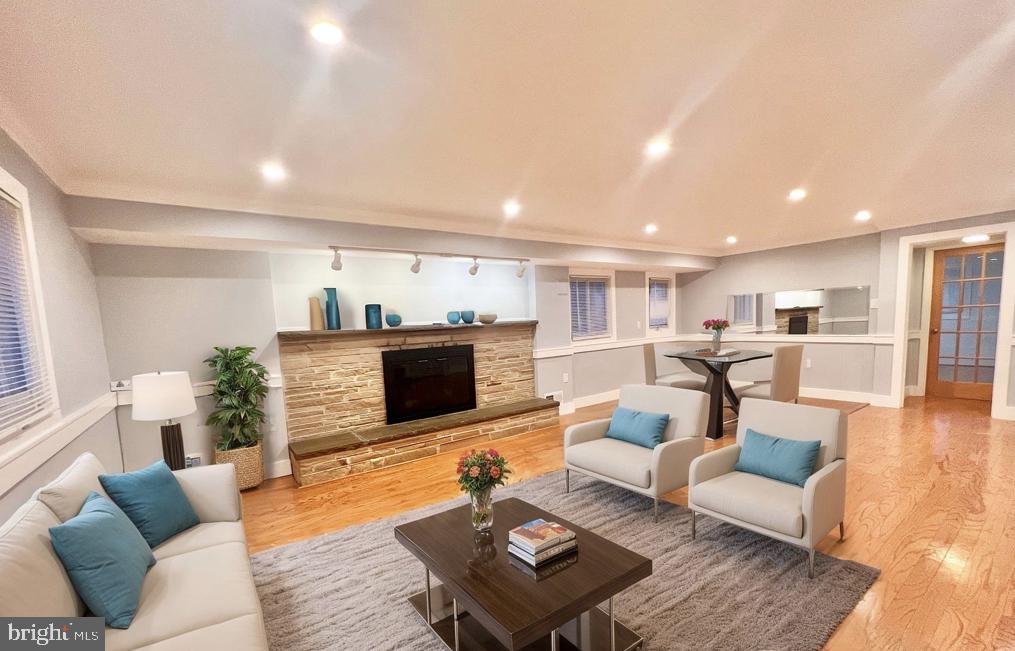 TALL OAKS - Residential