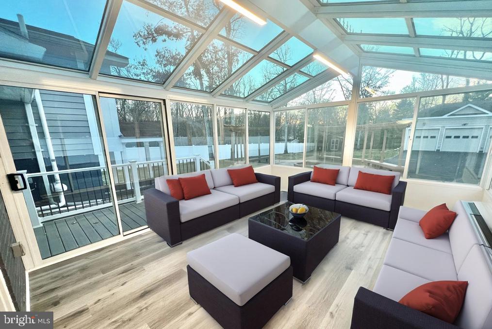 TALL OAKS - Residential