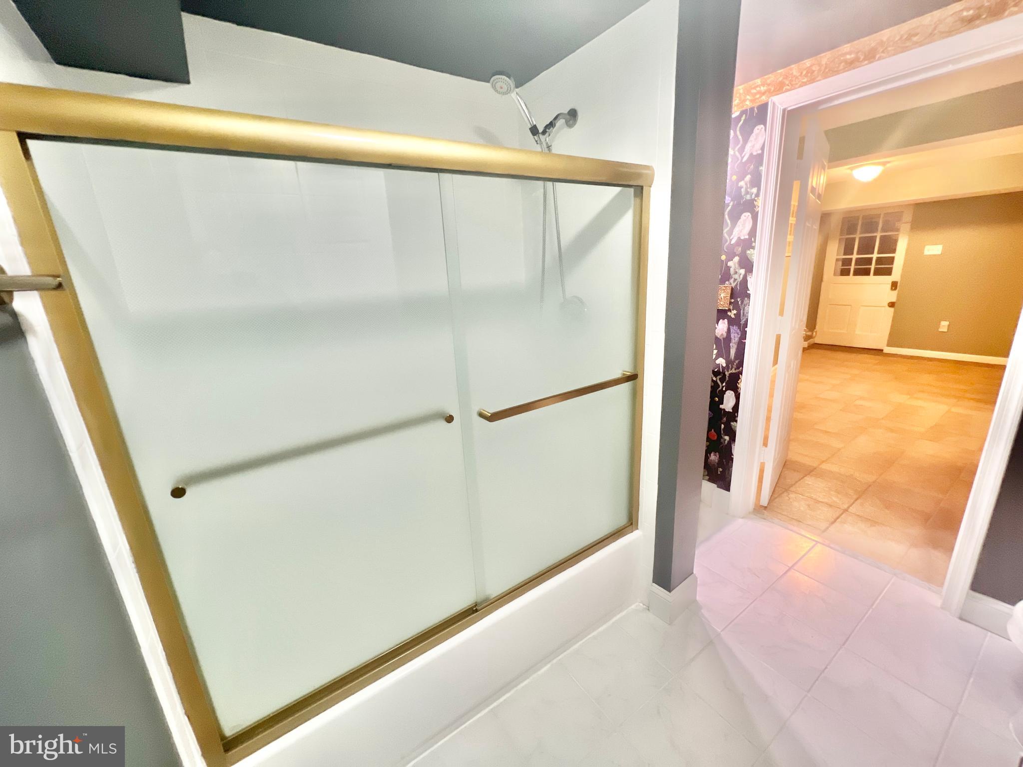 TALL OAKS - Residential