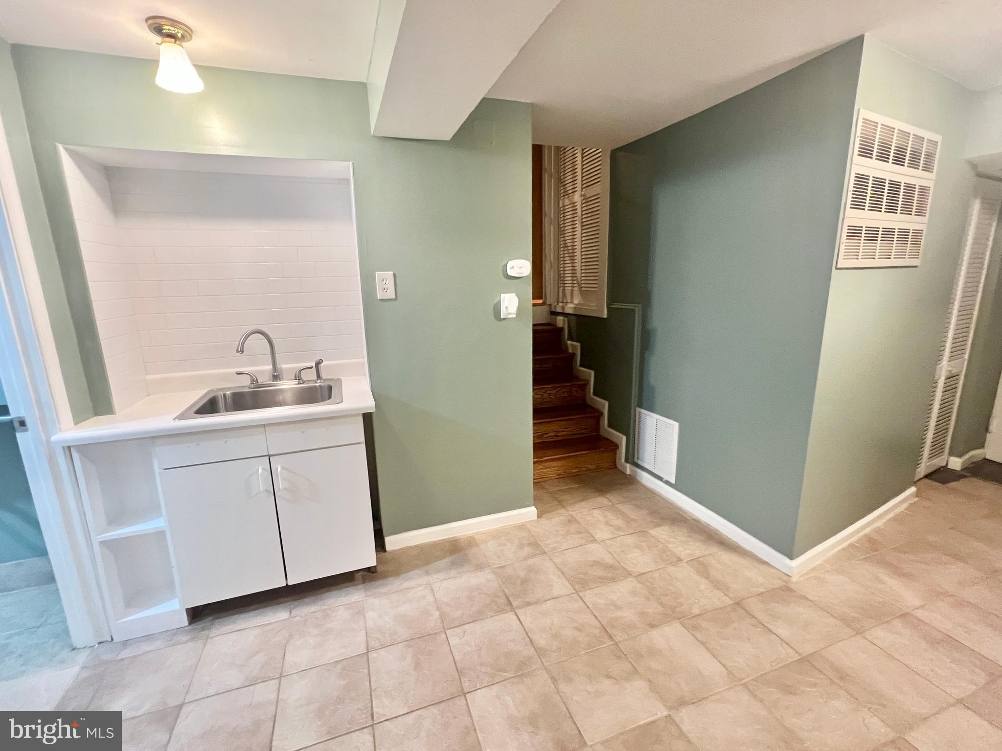 TALL OAKS - Residential