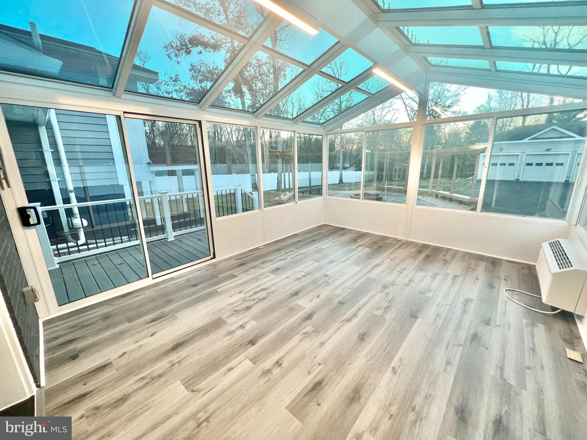 TALL OAKS - Residential