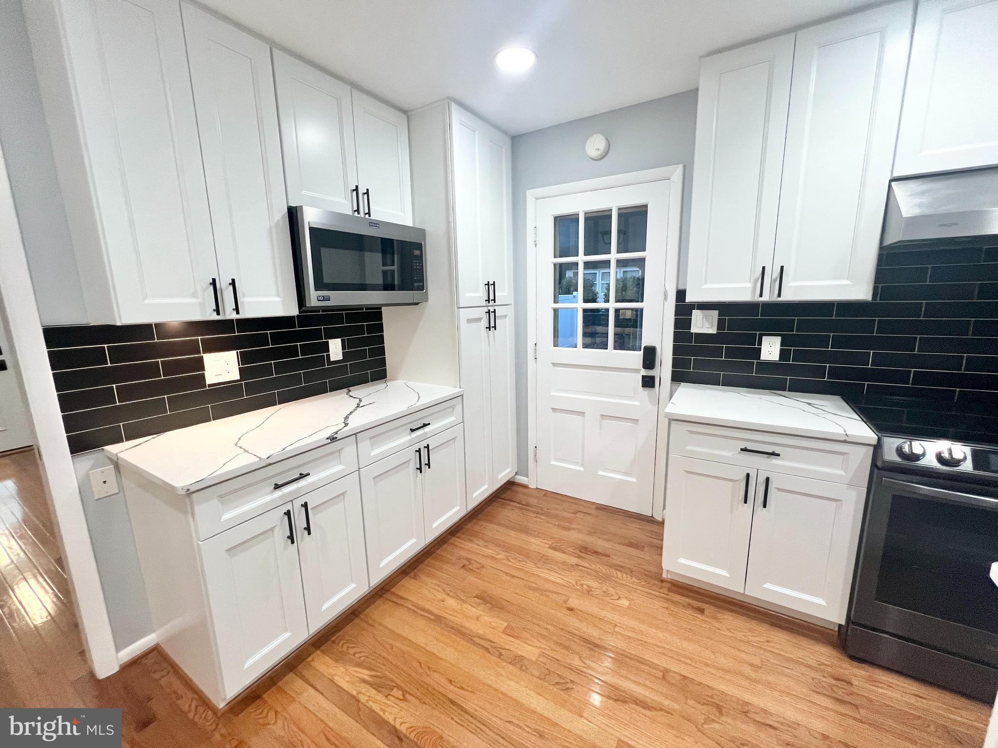 TALL OAKS - Residential