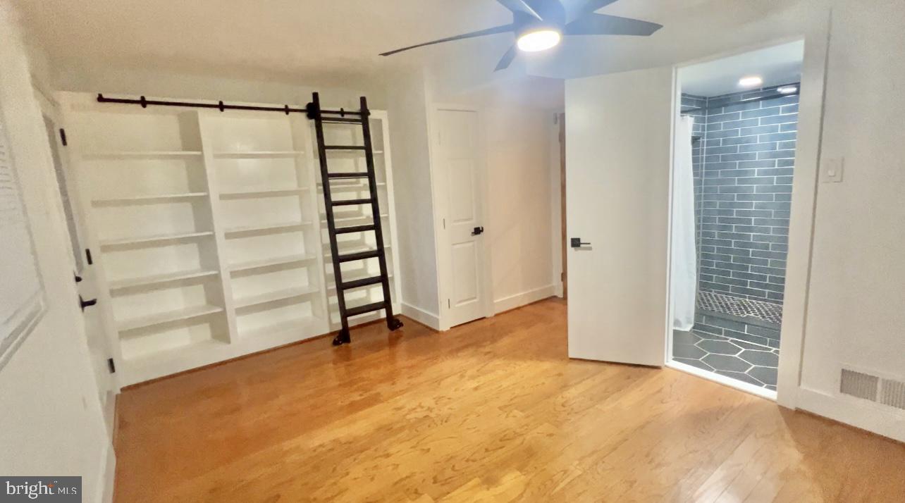 TALL OAKS - Residential