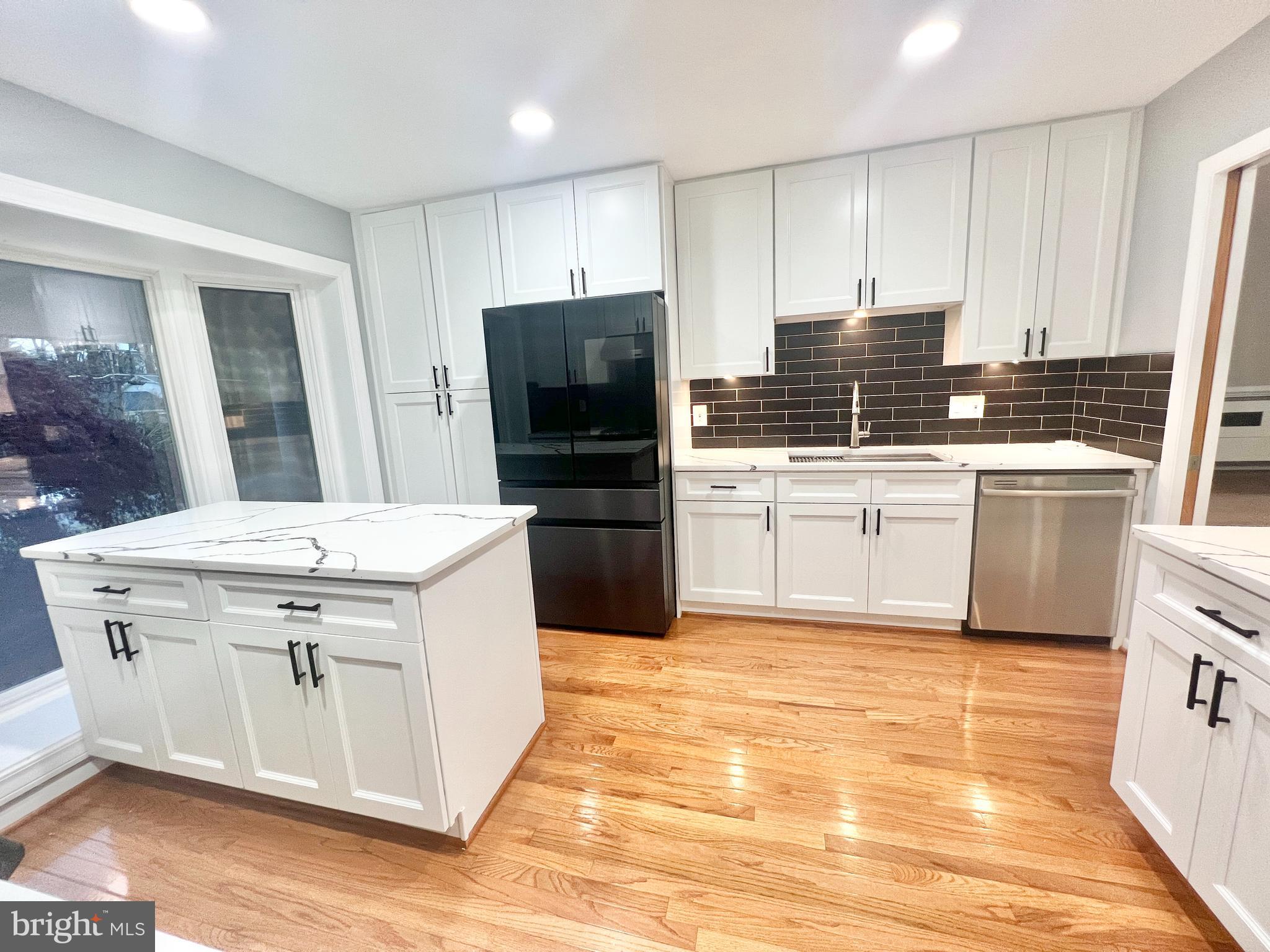 TALL OAKS - Residential