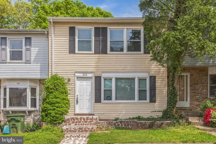 New paint and new carpet NO HOA New microwave and dishwasher
Owners have replaced Roof 2011; Water heater 2013; Stove 2014; Vanity/toilet Master bath 2014; All windows 2012; Renovated basement to add bedroom, closet and full bath with stand up shower. Great starter home or investment property! Own for MUCH less than rent. Great location minutes to I95 and Route 1, shopping and transportation!