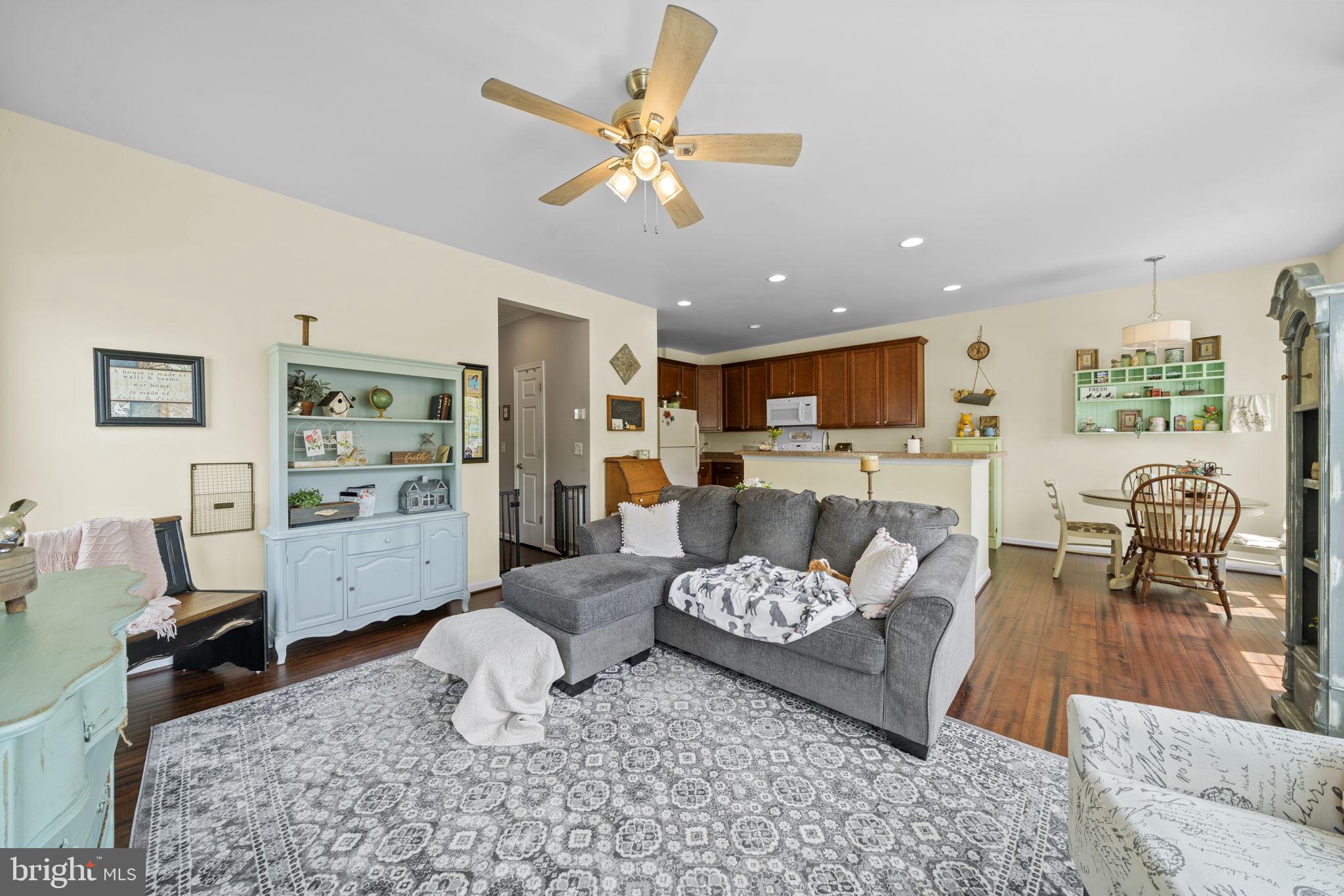 LADYSMITH VILLAGE - Residential