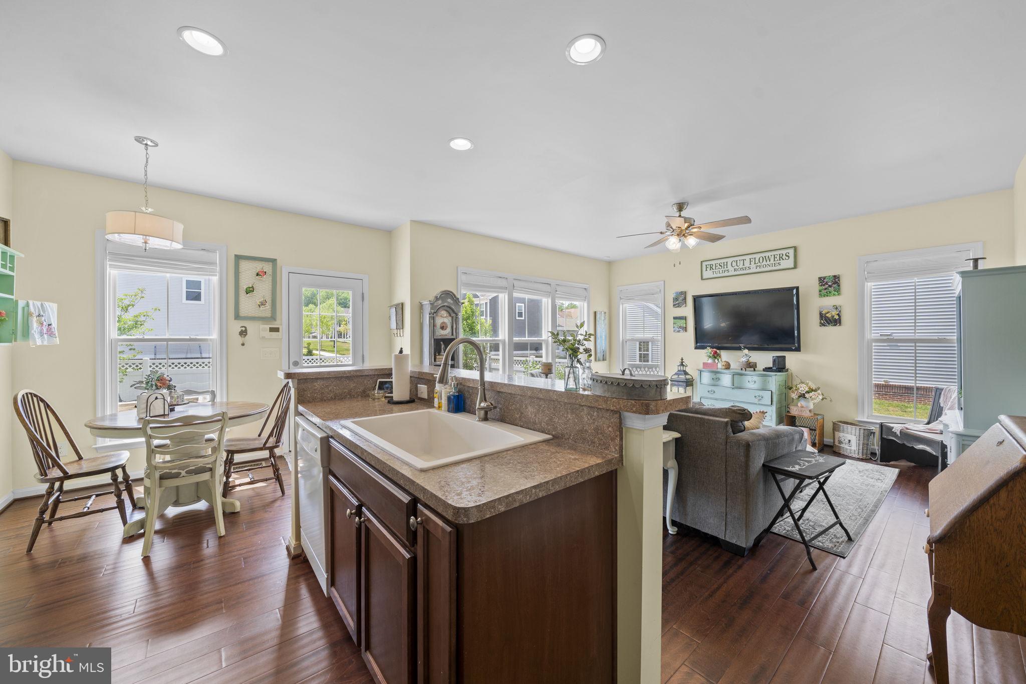 LADYSMITH VILLAGE - Residential