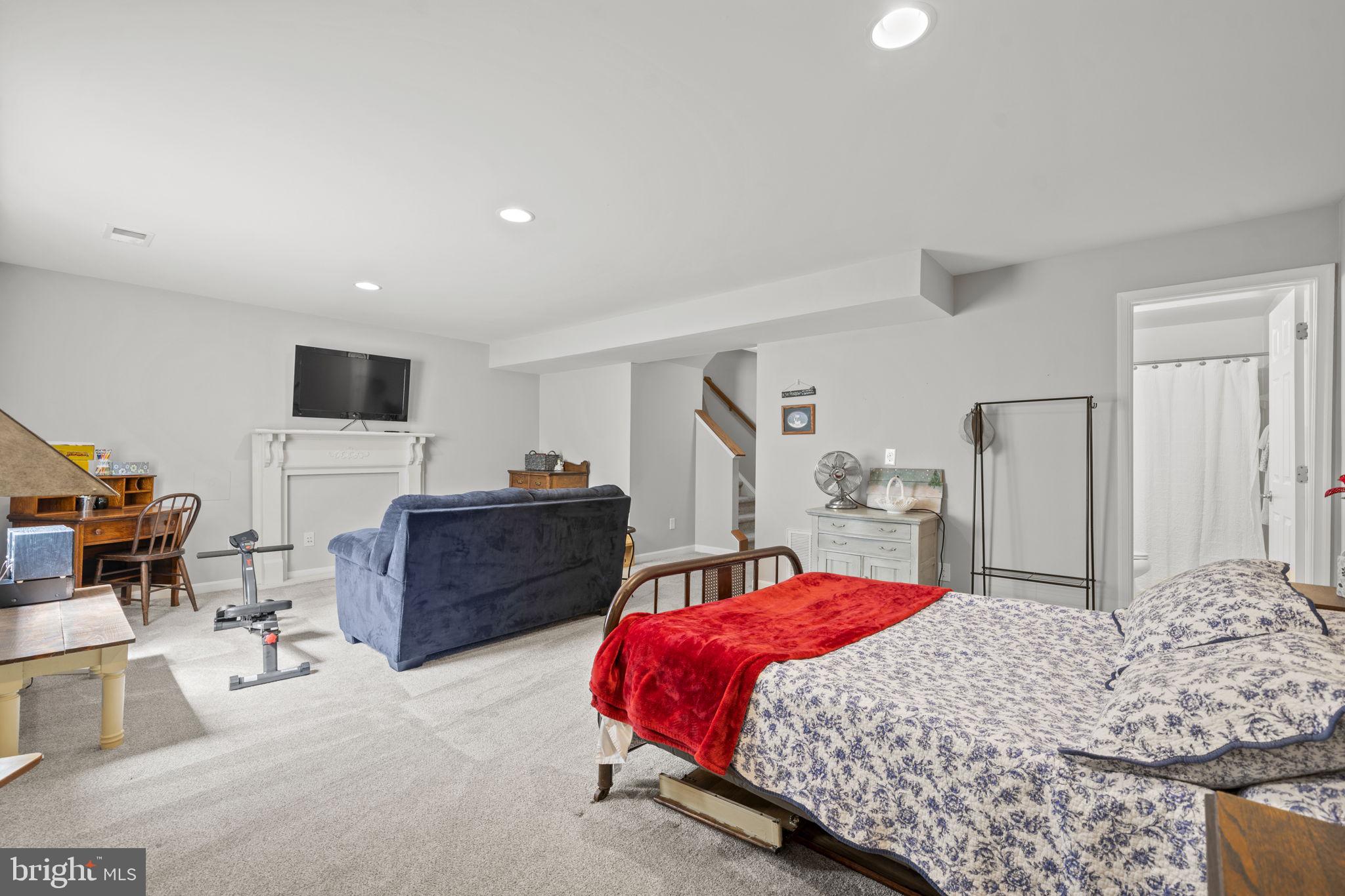 LADYSMITH VILLAGE - Residential