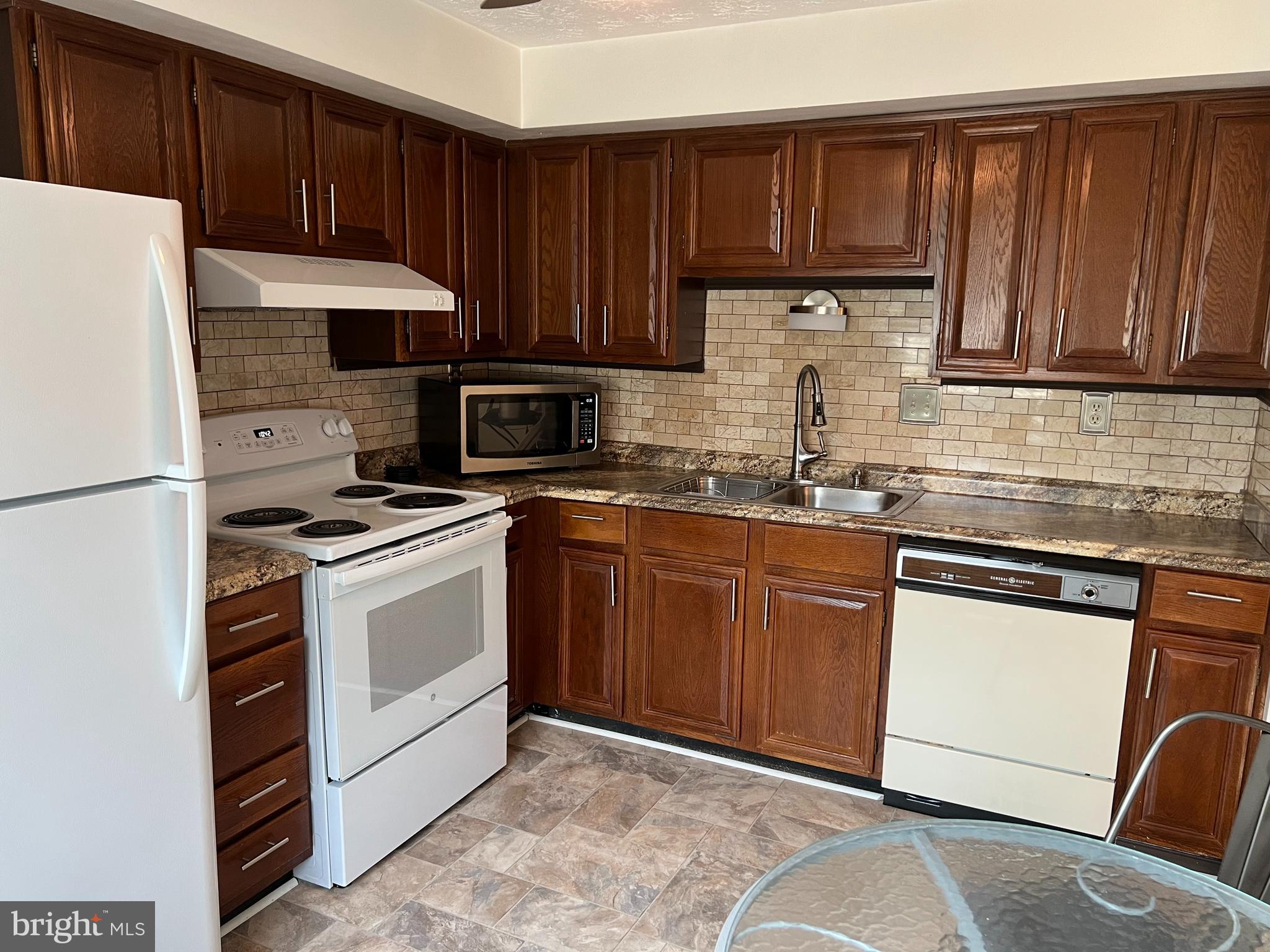 WILLOW HILLS- RESUB PARC - Residential