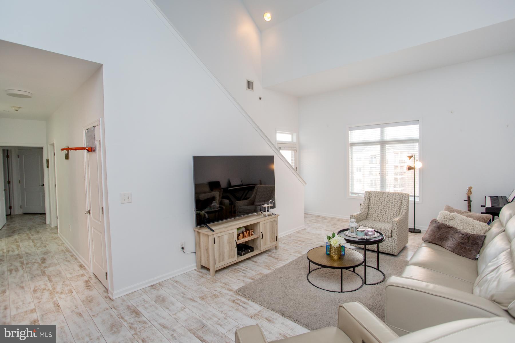 HUNTINGDON PLACE - Residential Lease