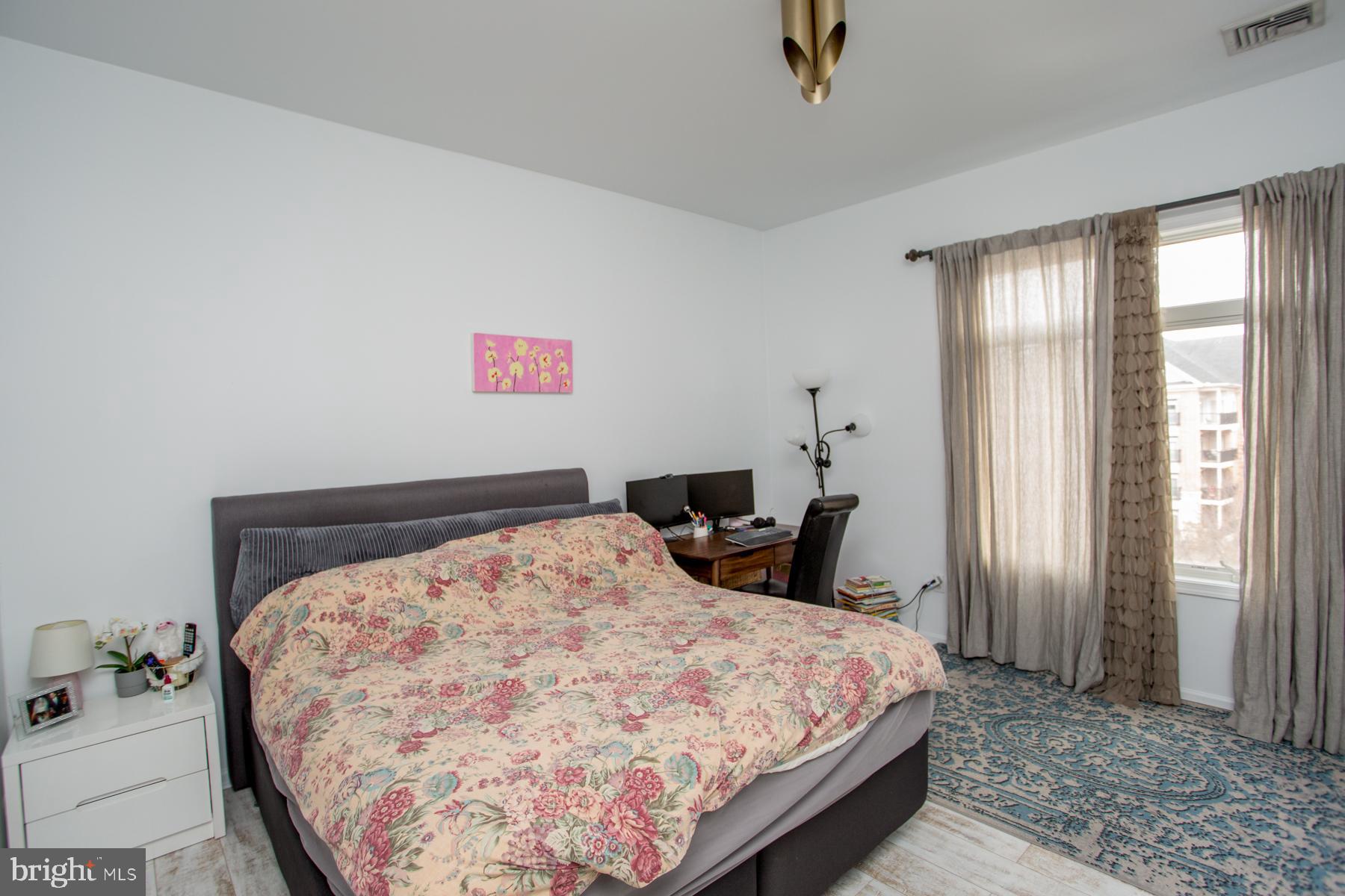 HUNTINGDON PLACE - Residential Lease