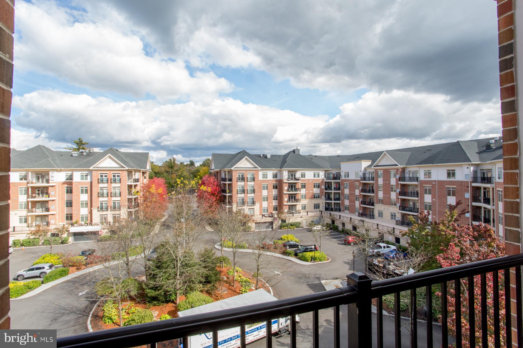 HUNTINGDON PLACE - Residential Lease